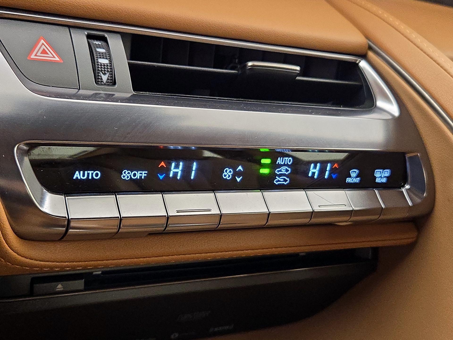 Thumbnail: 2019 Lexus LC - 16