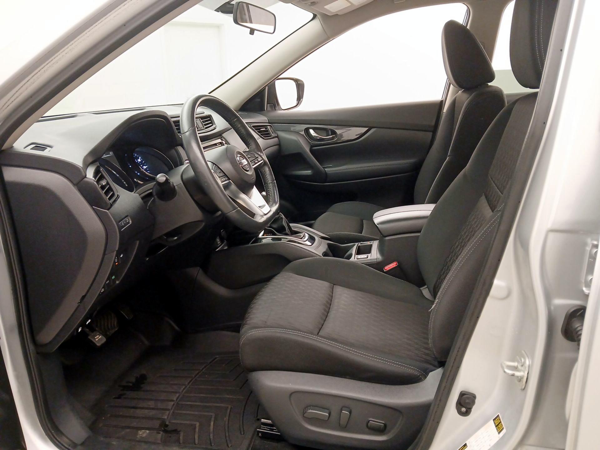 Thumbnail: 2017 Nissan Rogue - 11