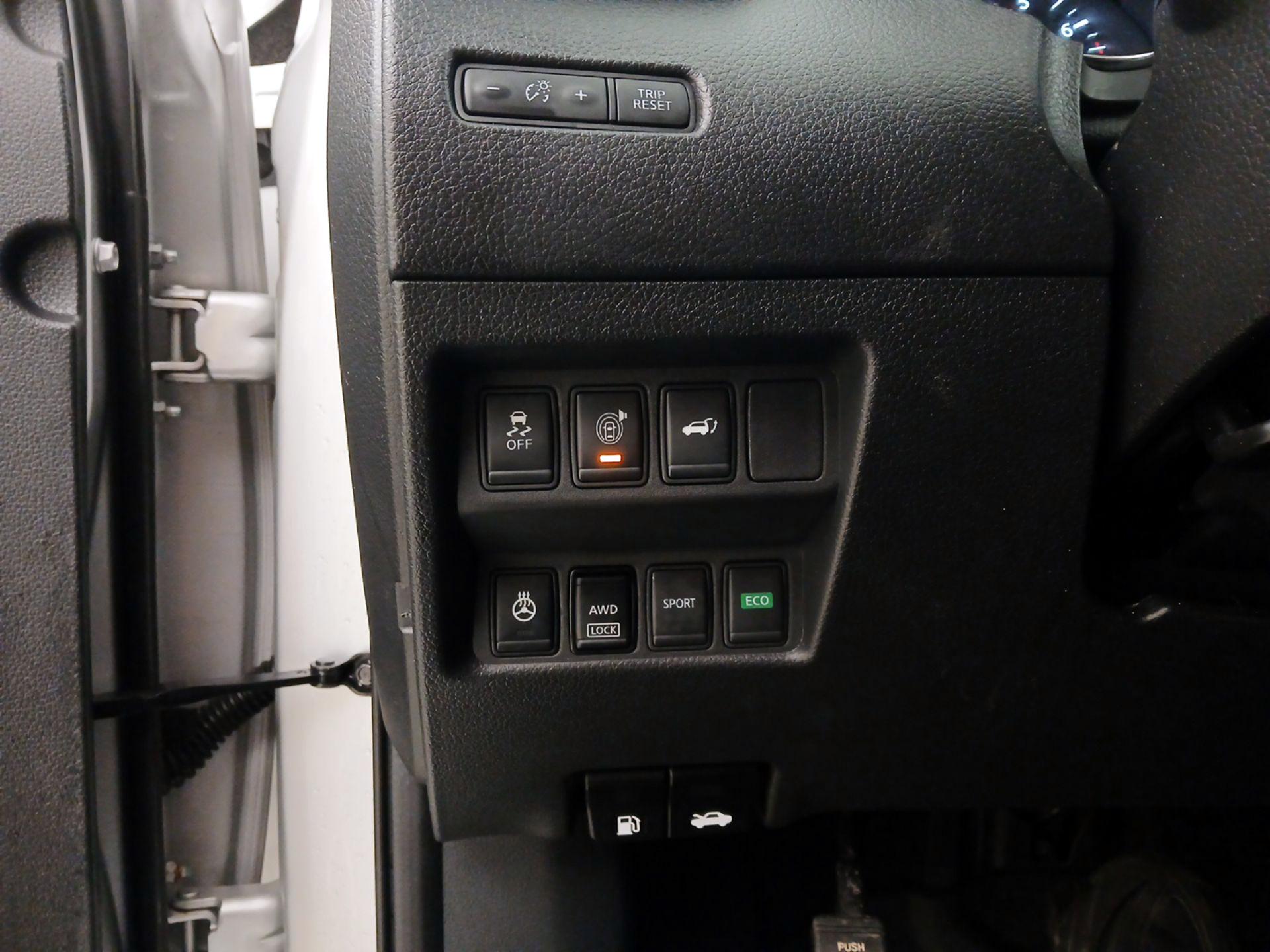 Thumbnail: 2017 Nissan Rogue - 13