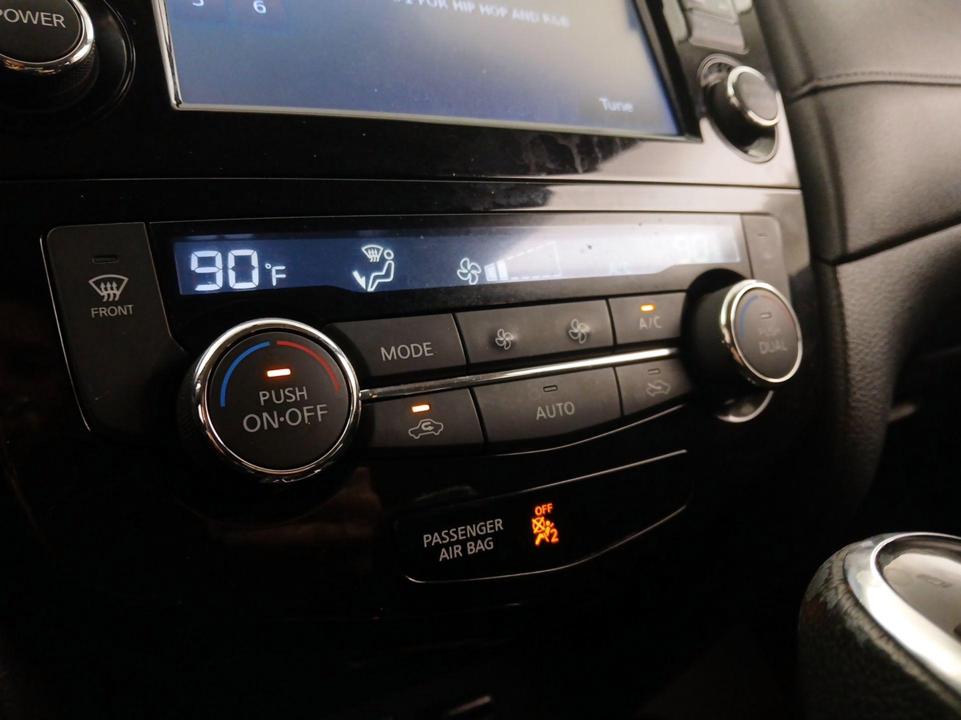 Thumbnail: 2017 Nissan Rogue - 16