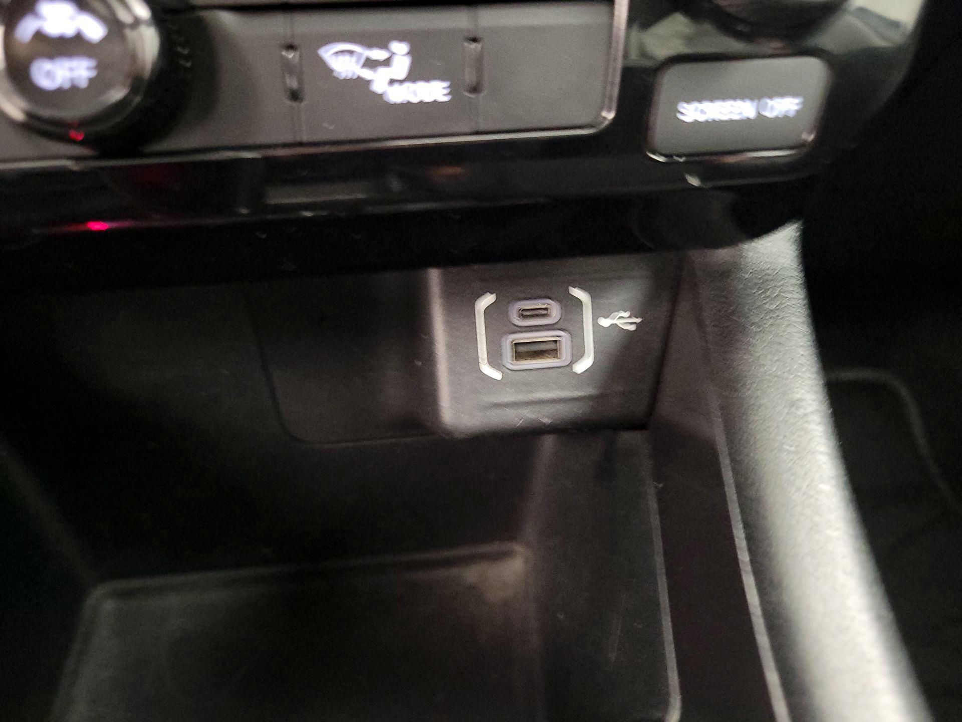 Thumbnail: 2022 Jeep Compass - 18