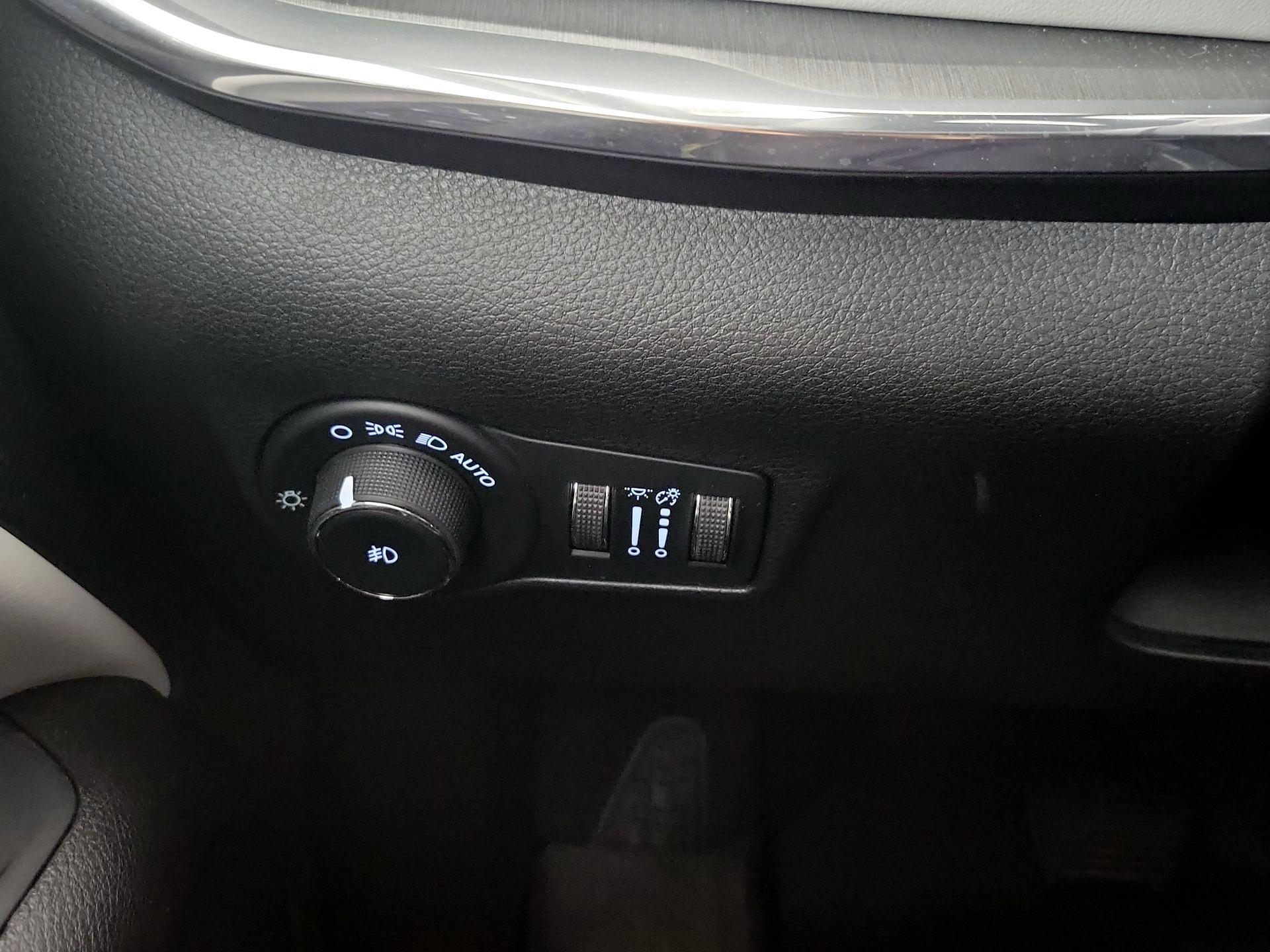 Thumbnail: 2023 Jeep Compass - 13