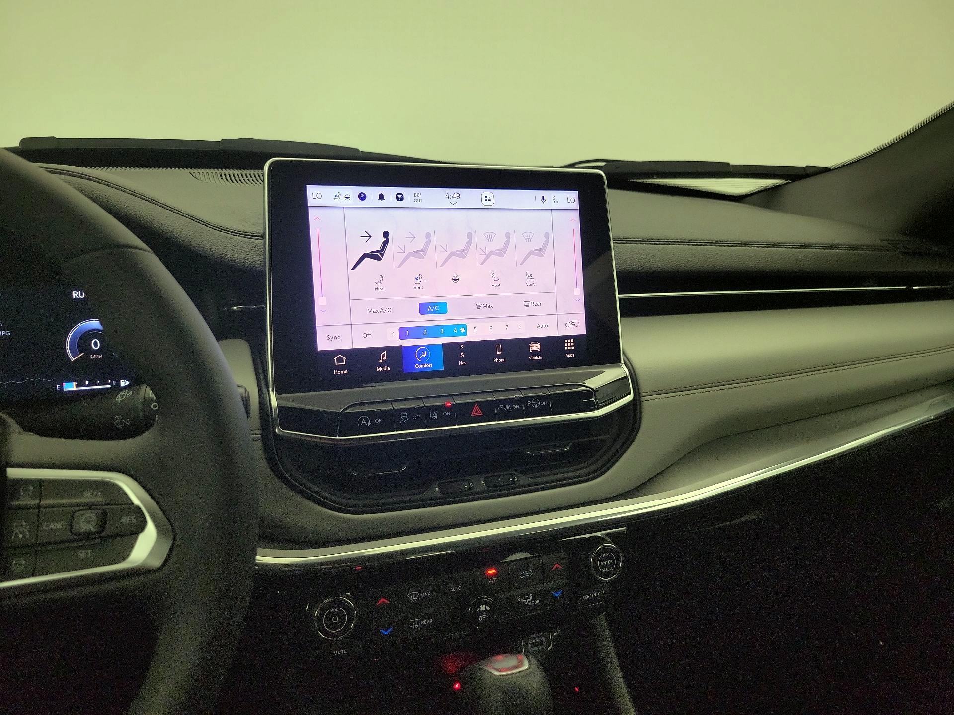 Thumbnail: 2023 Jeep Compass - 17