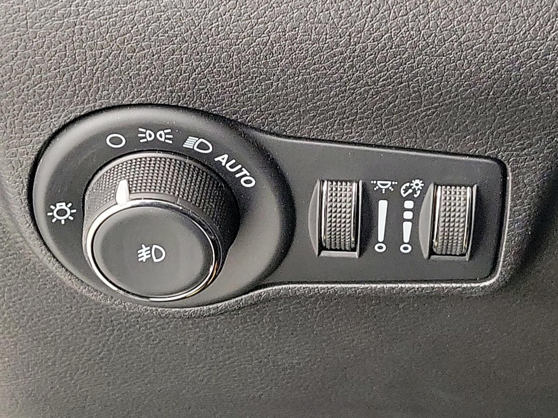 Thumbnail: 2023 Jeep Compass - 13