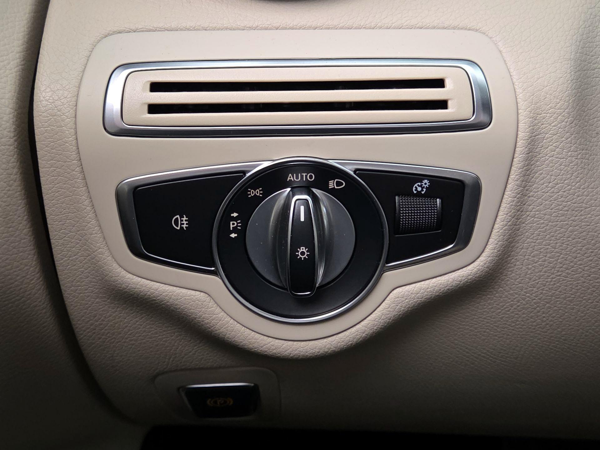 Thumbnail: 2021 Mercedes-Benz C-Class - 13