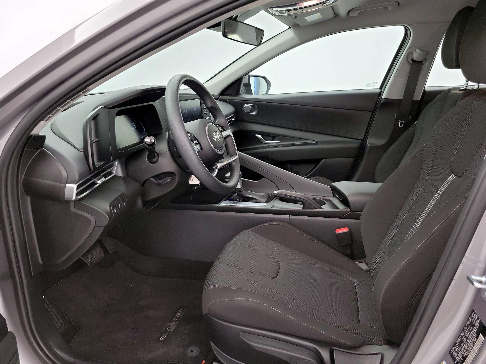 Thumbnail: 2025 Hyundai Elantra - 11