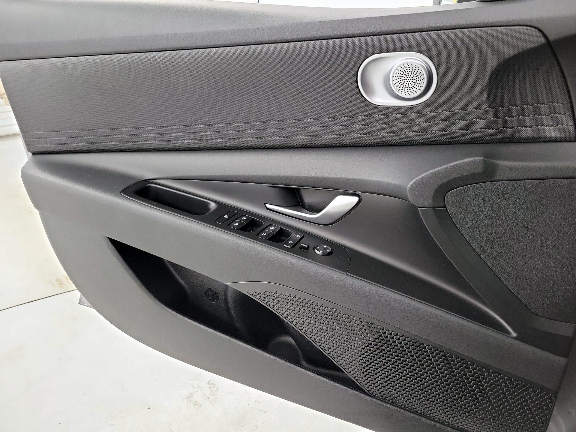 Thumbnail: 2025 Hyundai Elantra - 12