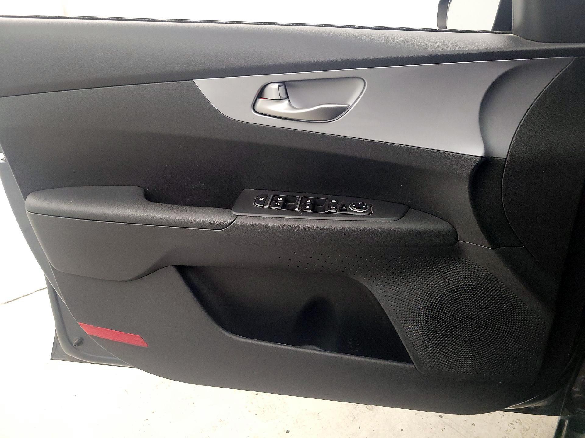 Thumbnail: 2023 Kia Forte - 12