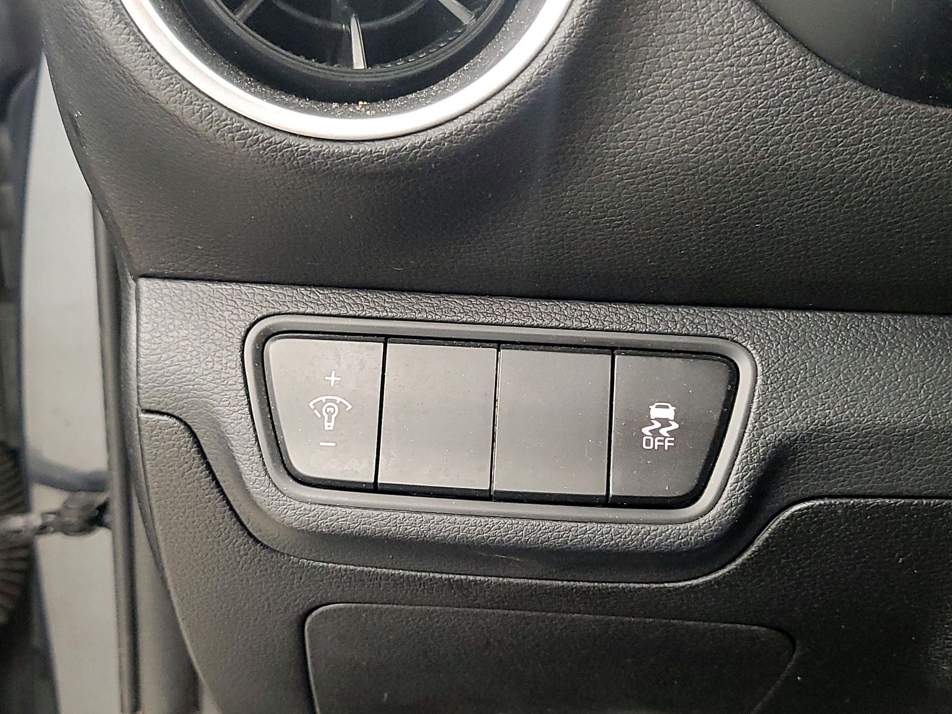 Thumbnail: 2023 Kia Forte - 13