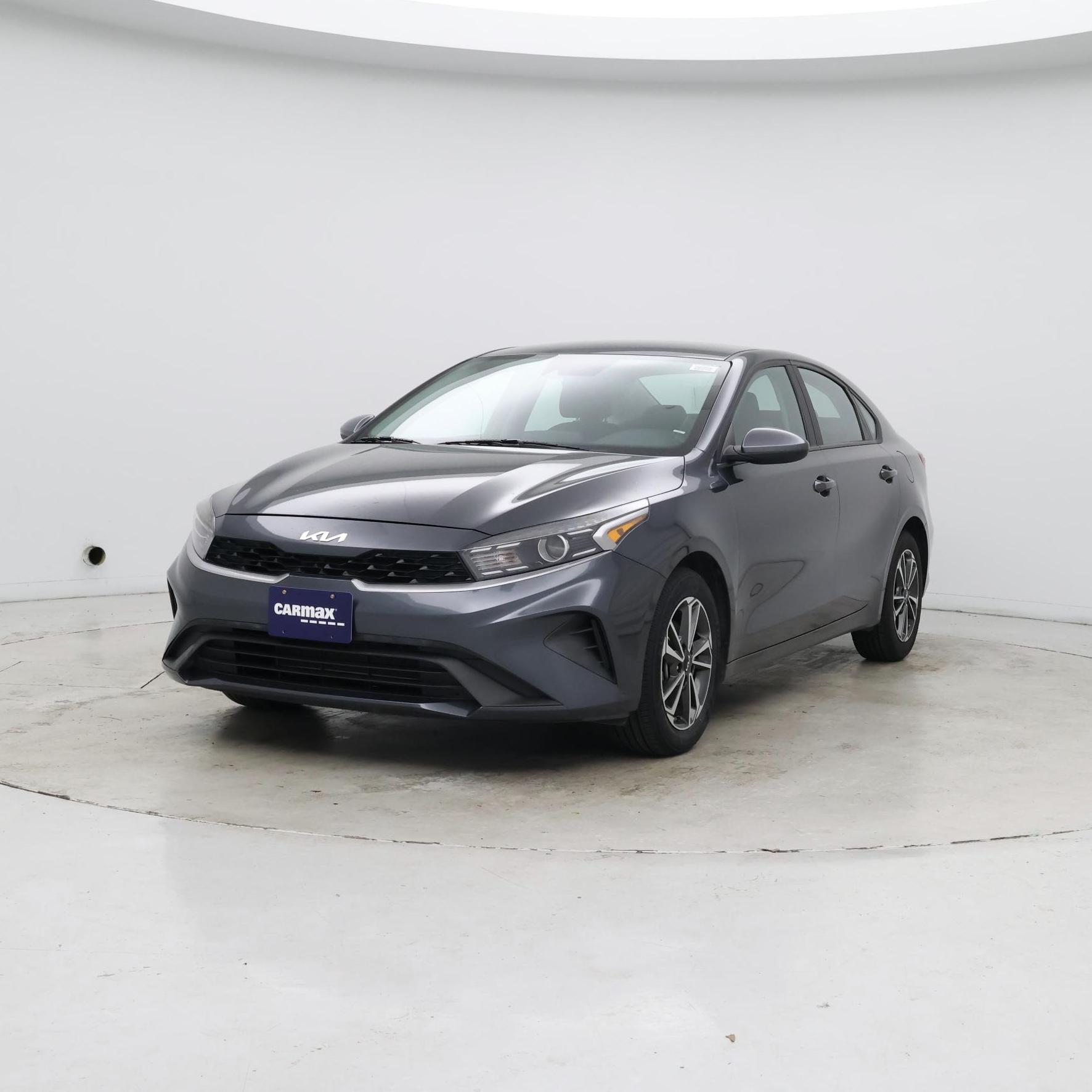 Thumbnail: 2023 Kia Forte - 4