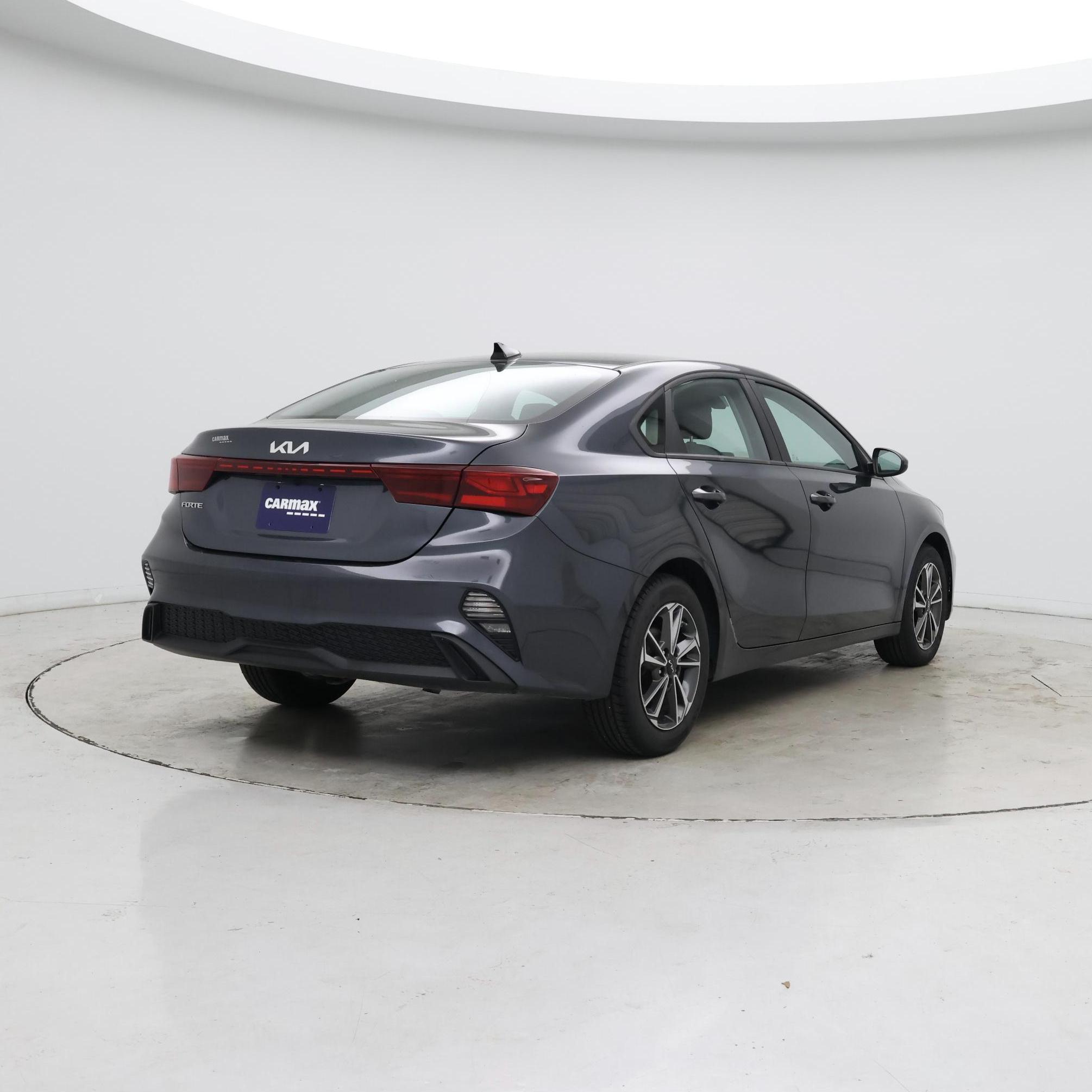 Thumbnail: 2023 Kia Forte - 8