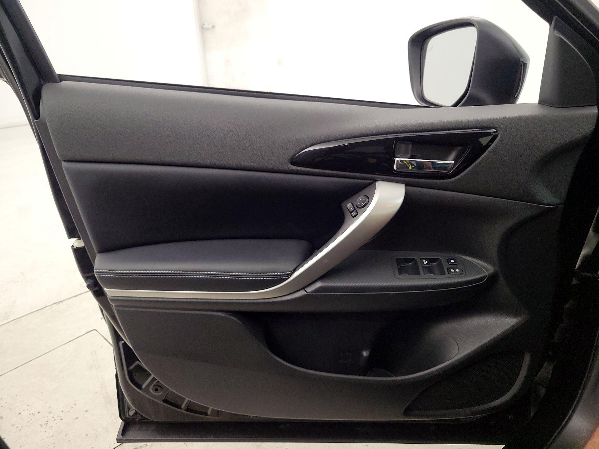 Thumbnail: 2023 Mitsubishi Eclipse Cross - 12