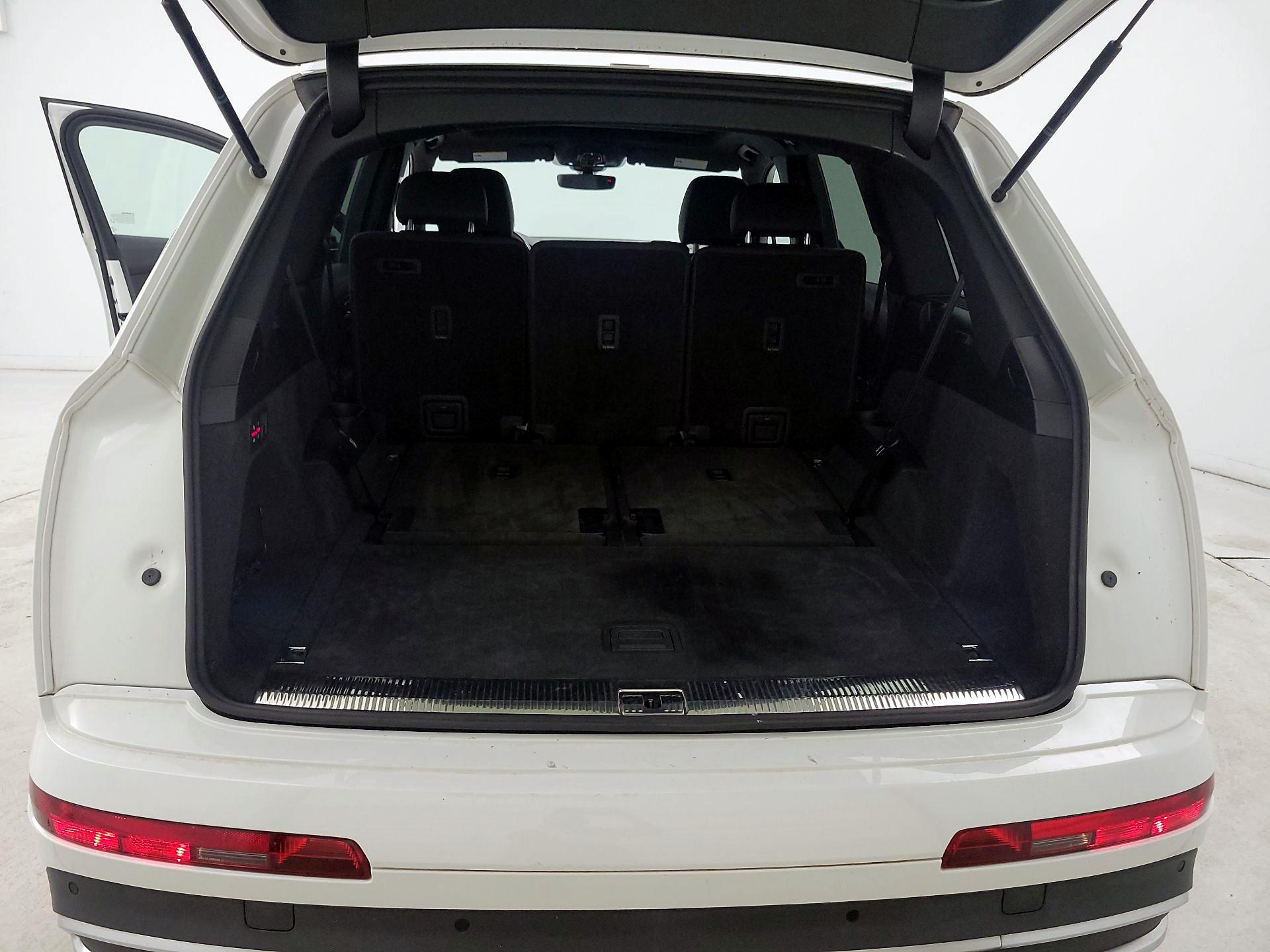 Thumbnail: 2021 Audi Q7 - 20