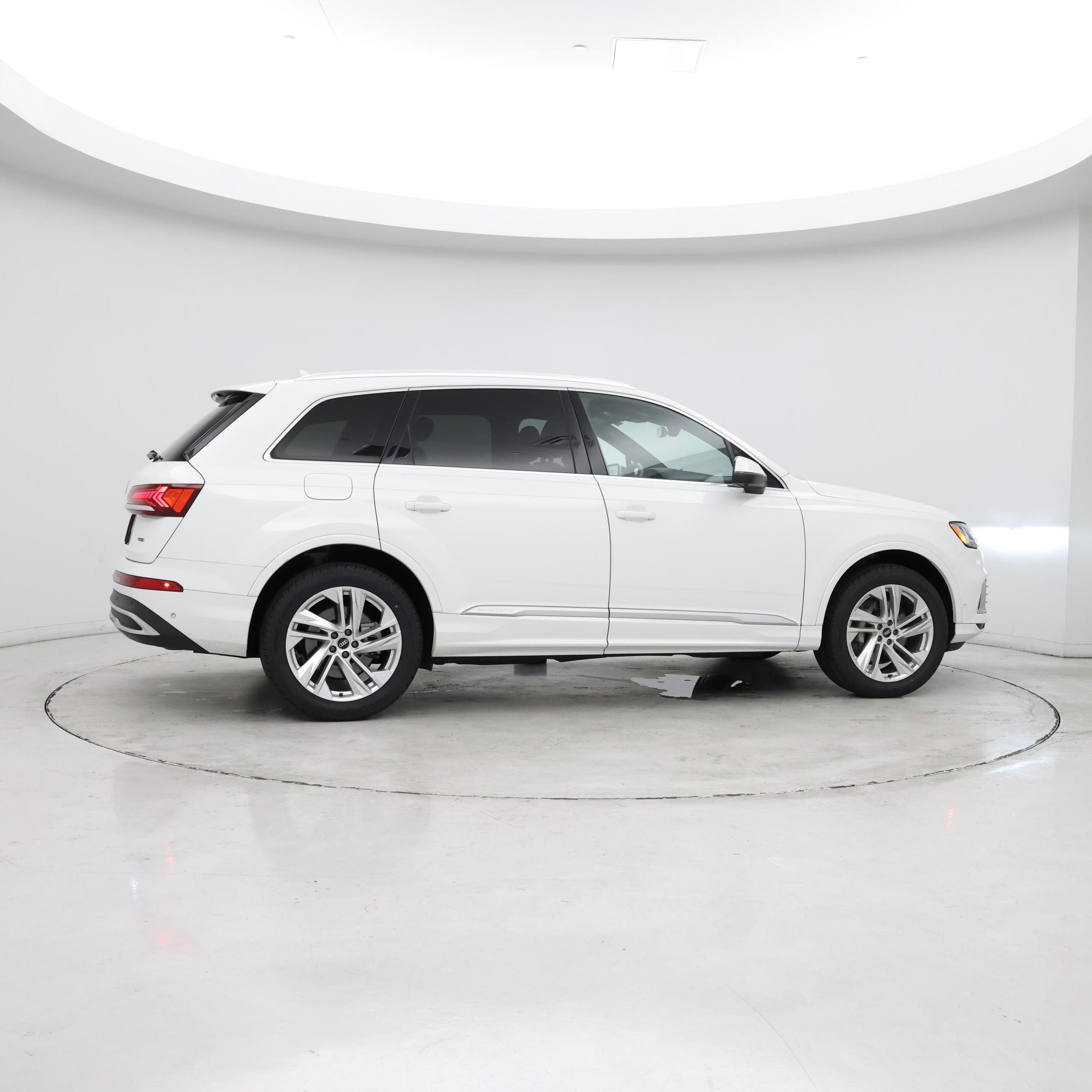Thumbnail: 2021 Audi Q7 - 8