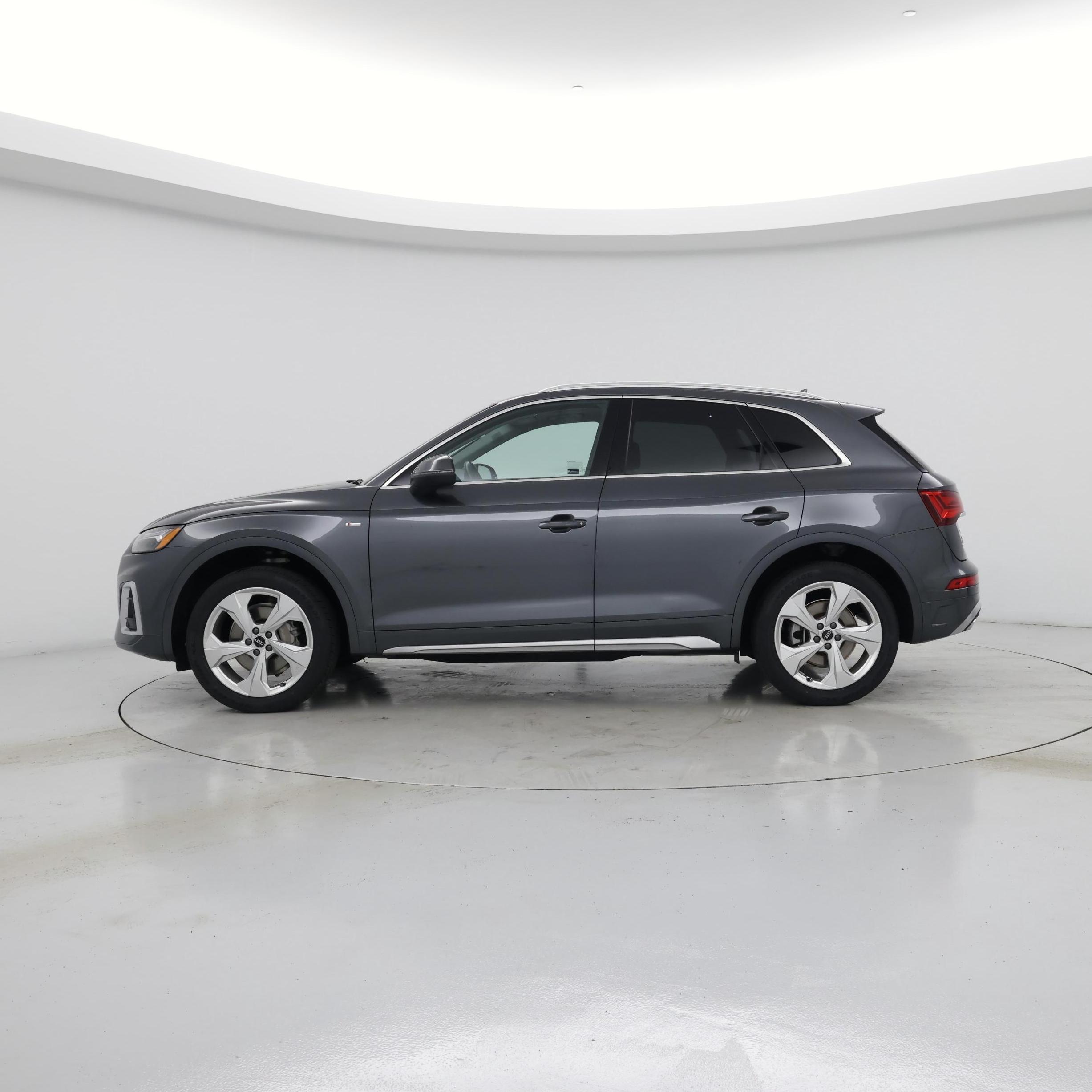 Thumbnail: 2022 Audi Q5 - 3