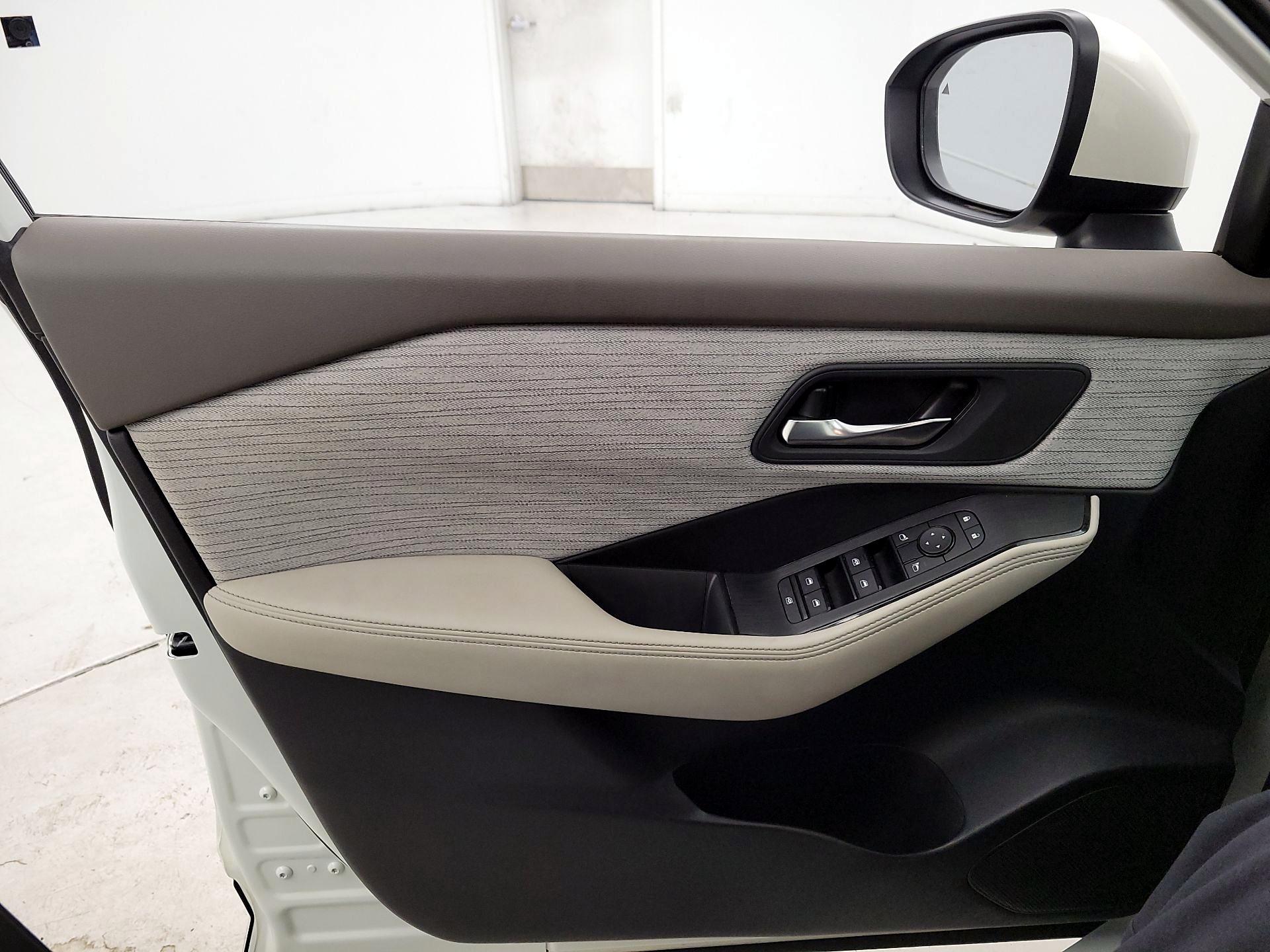 Thumbnail: 2023 Nissan Rogue - 12