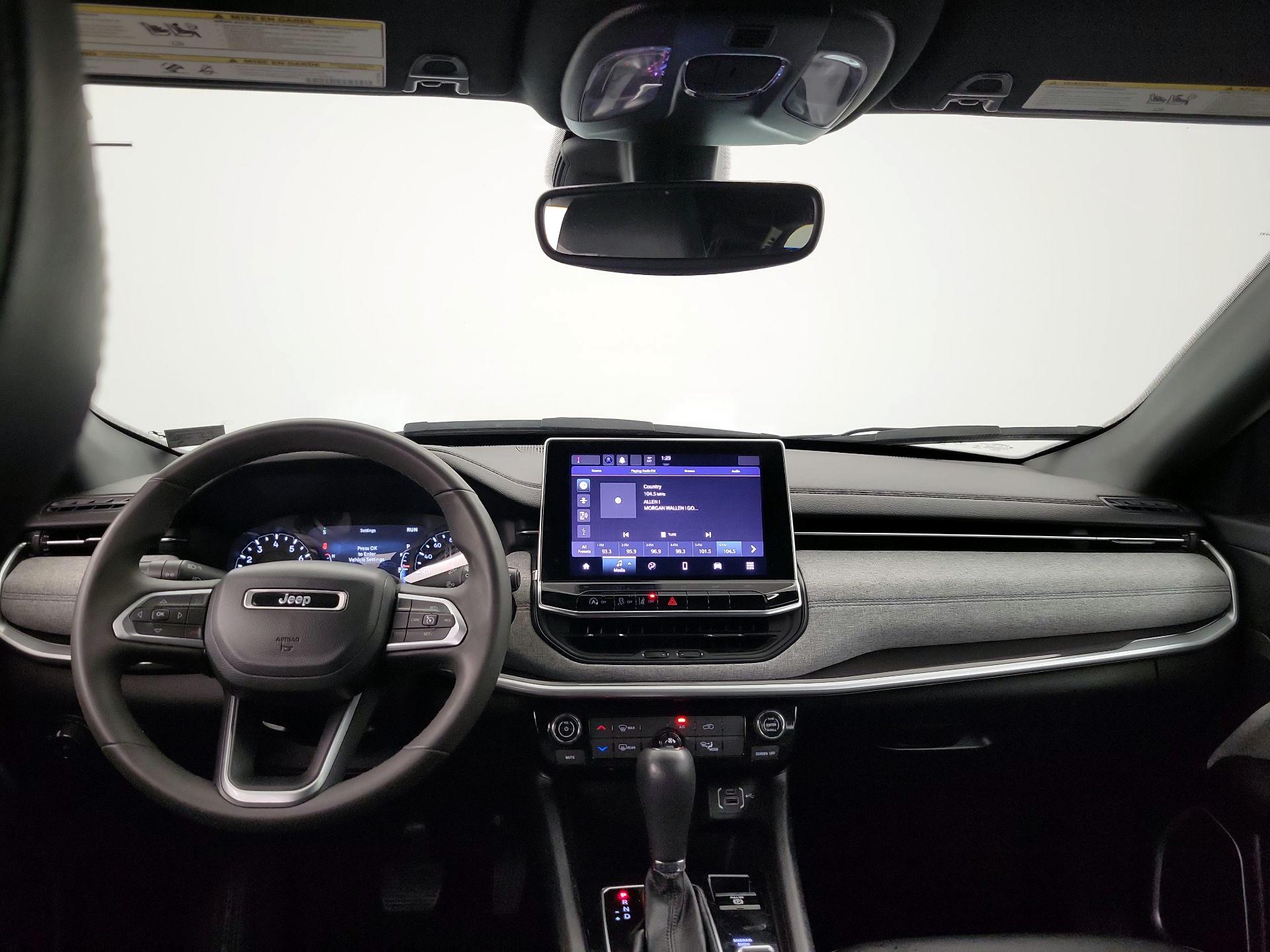 Thumbnail: 2023 Jeep Compass - 9