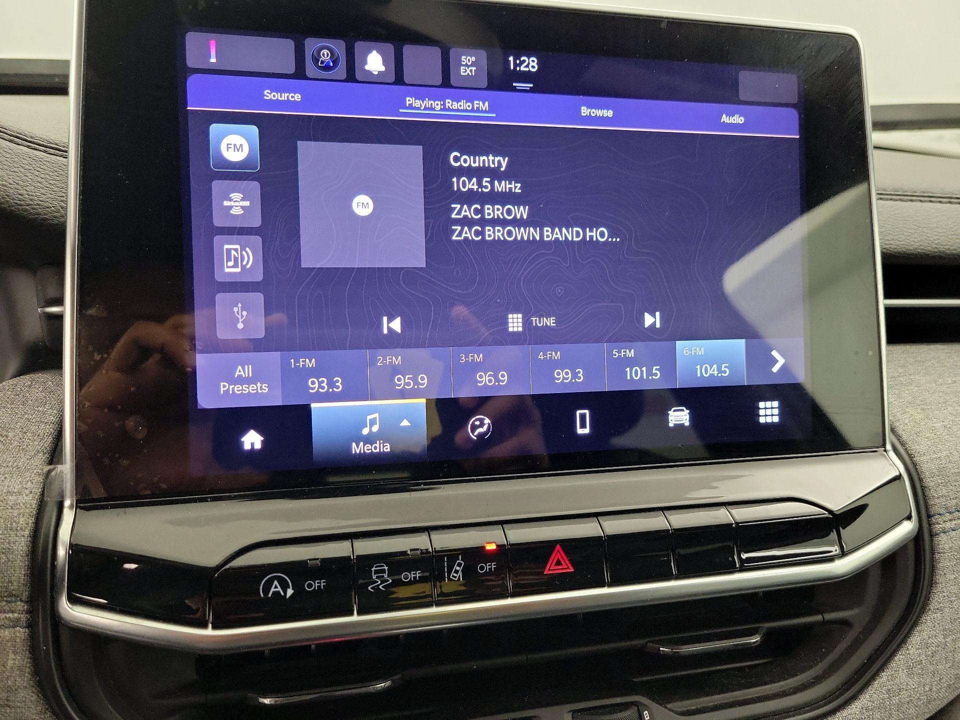 Thumbnail: 2023 Jeep Compass - 15