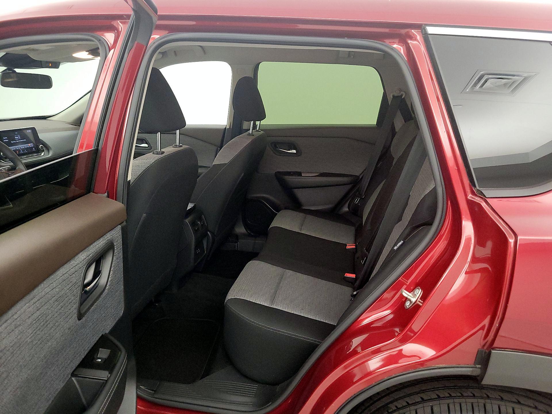 Thumbnail: 2023 Nissan Rogue - 17