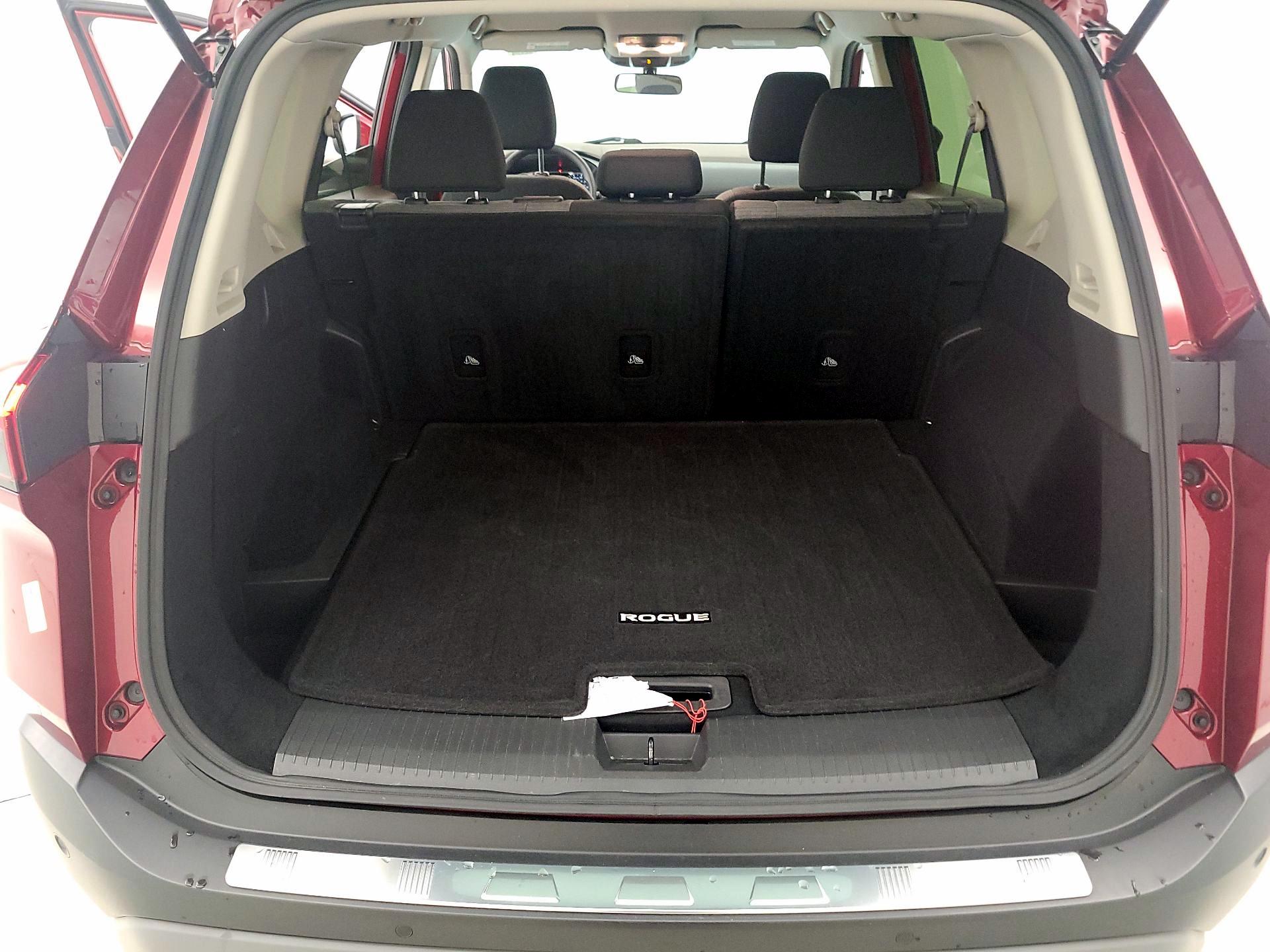 Thumbnail: 2023 Nissan Rogue - 18