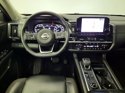 Steering Wheel & Instrument Cluster (On)