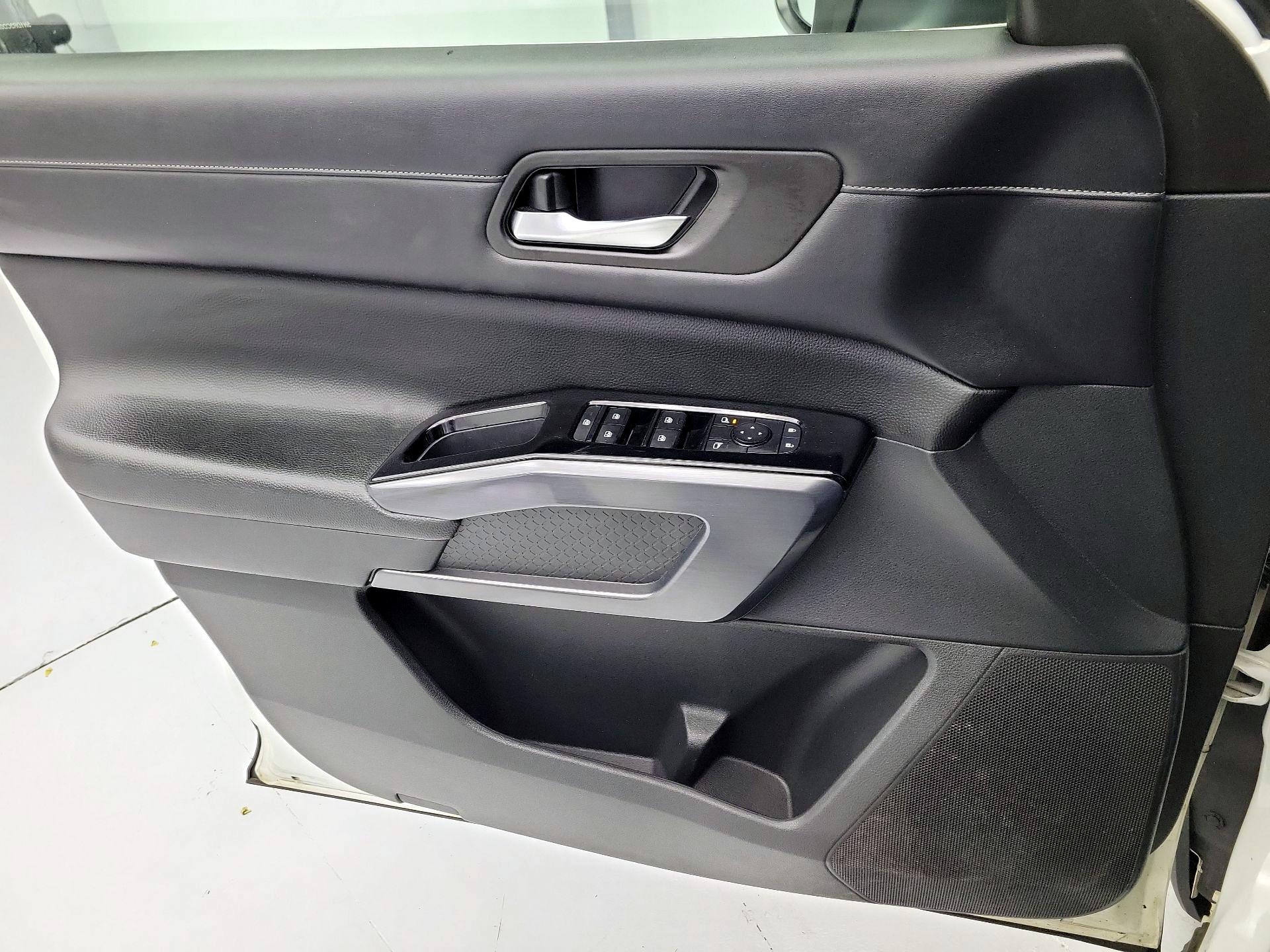 Thumbnail: 2023 Nissan Pathfinder - 12