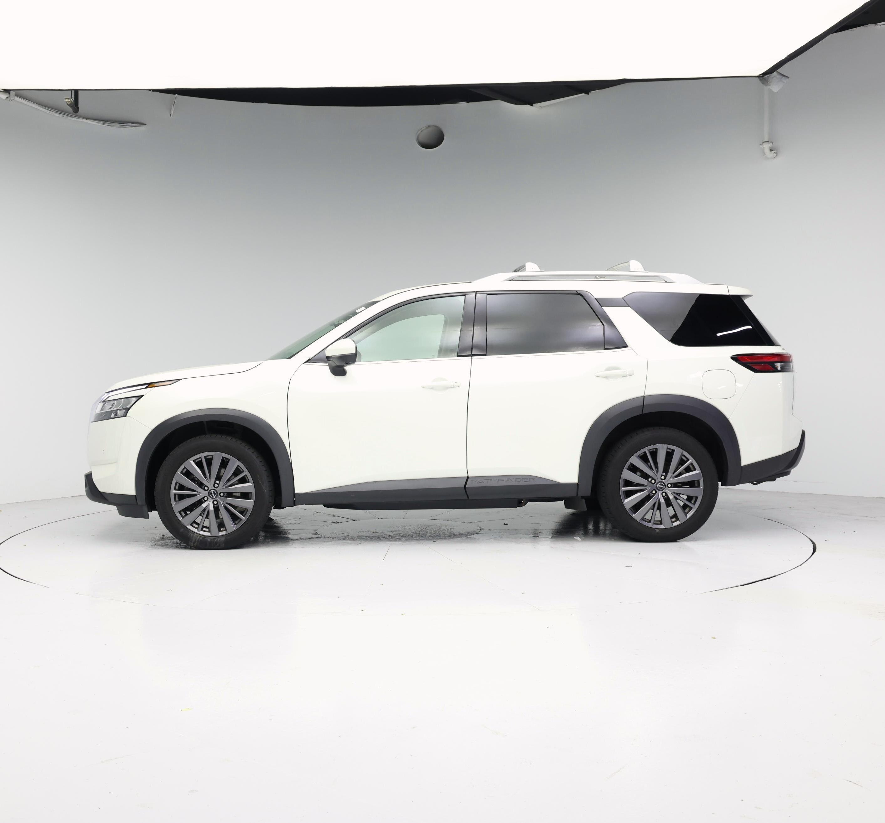 Thumbnail: 2023 Nissan Pathfinder - 3