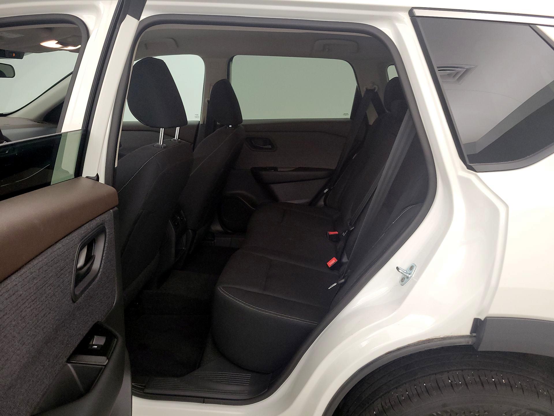 Thumbnail: 2023 Nissan Rogue - 18