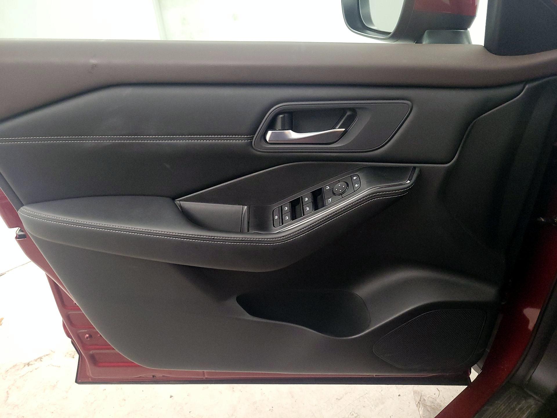 Thumbnail: 2023 Nissan Rogue - 12