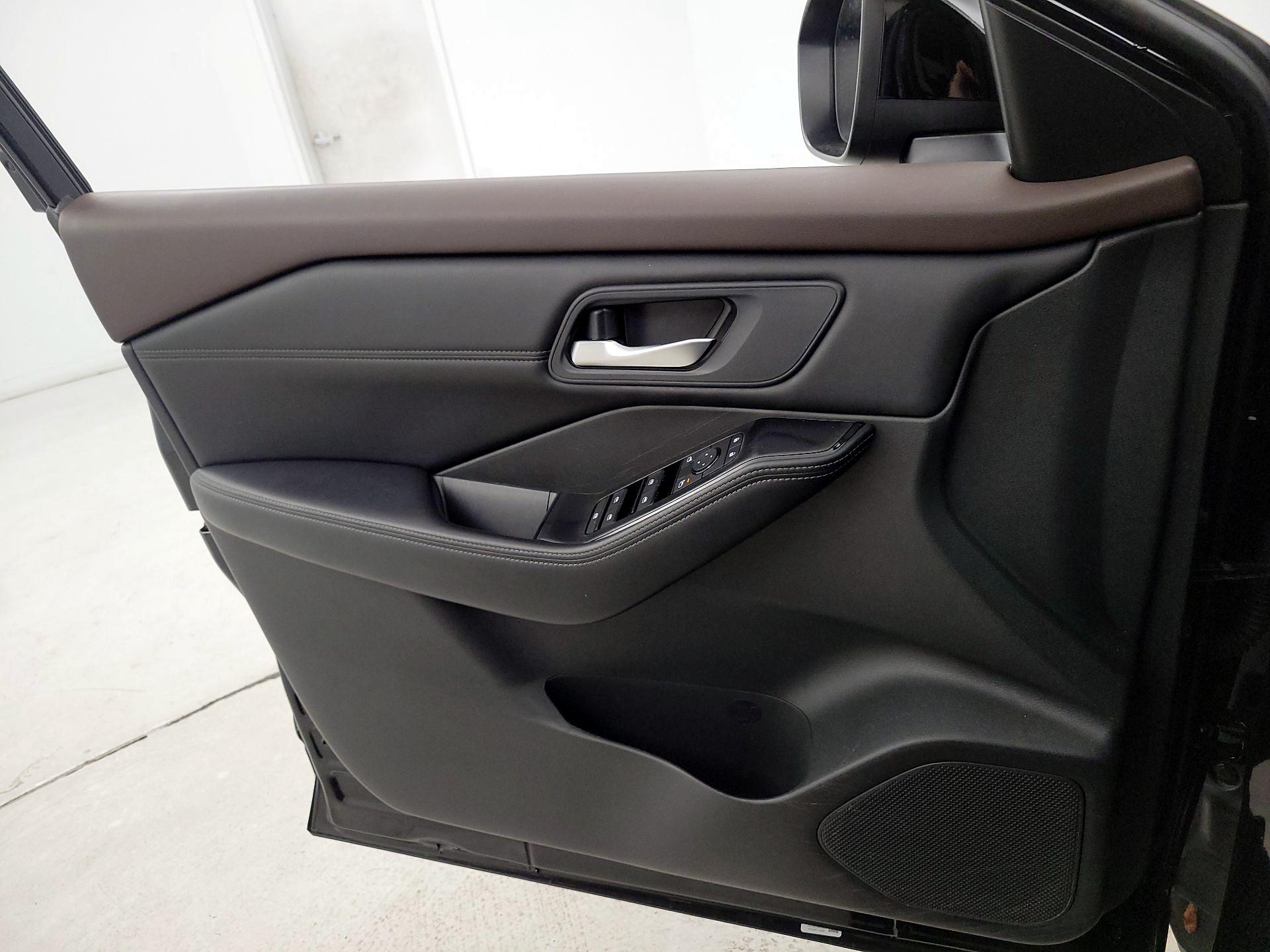 Thumbnail: 2023 Nissan Rogue - 12