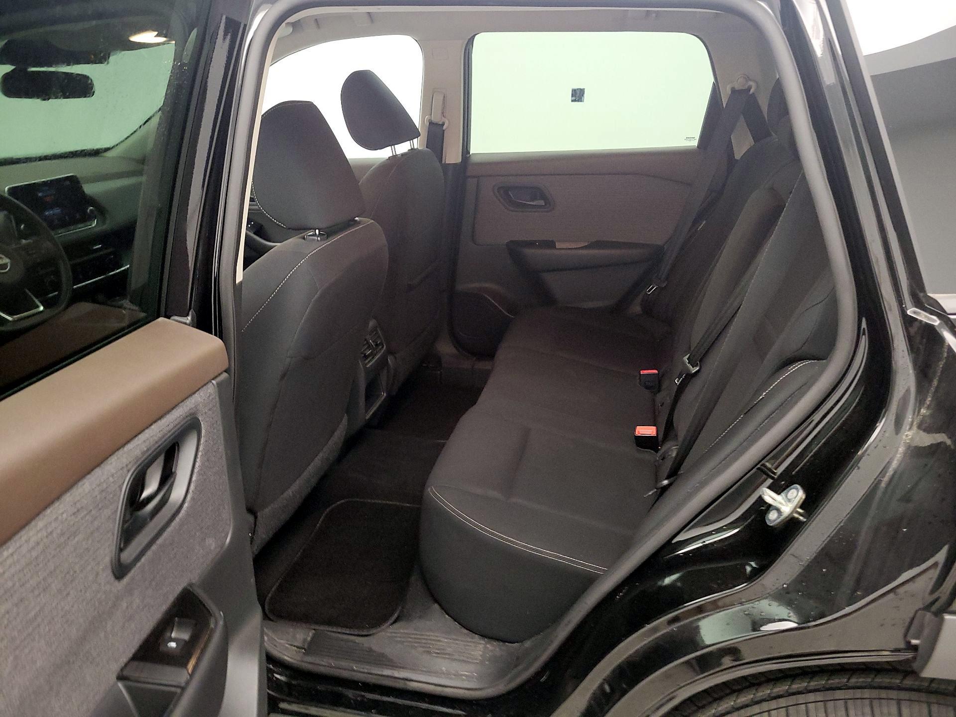 Thumbnail: 2023 Nissan Rogue - 19