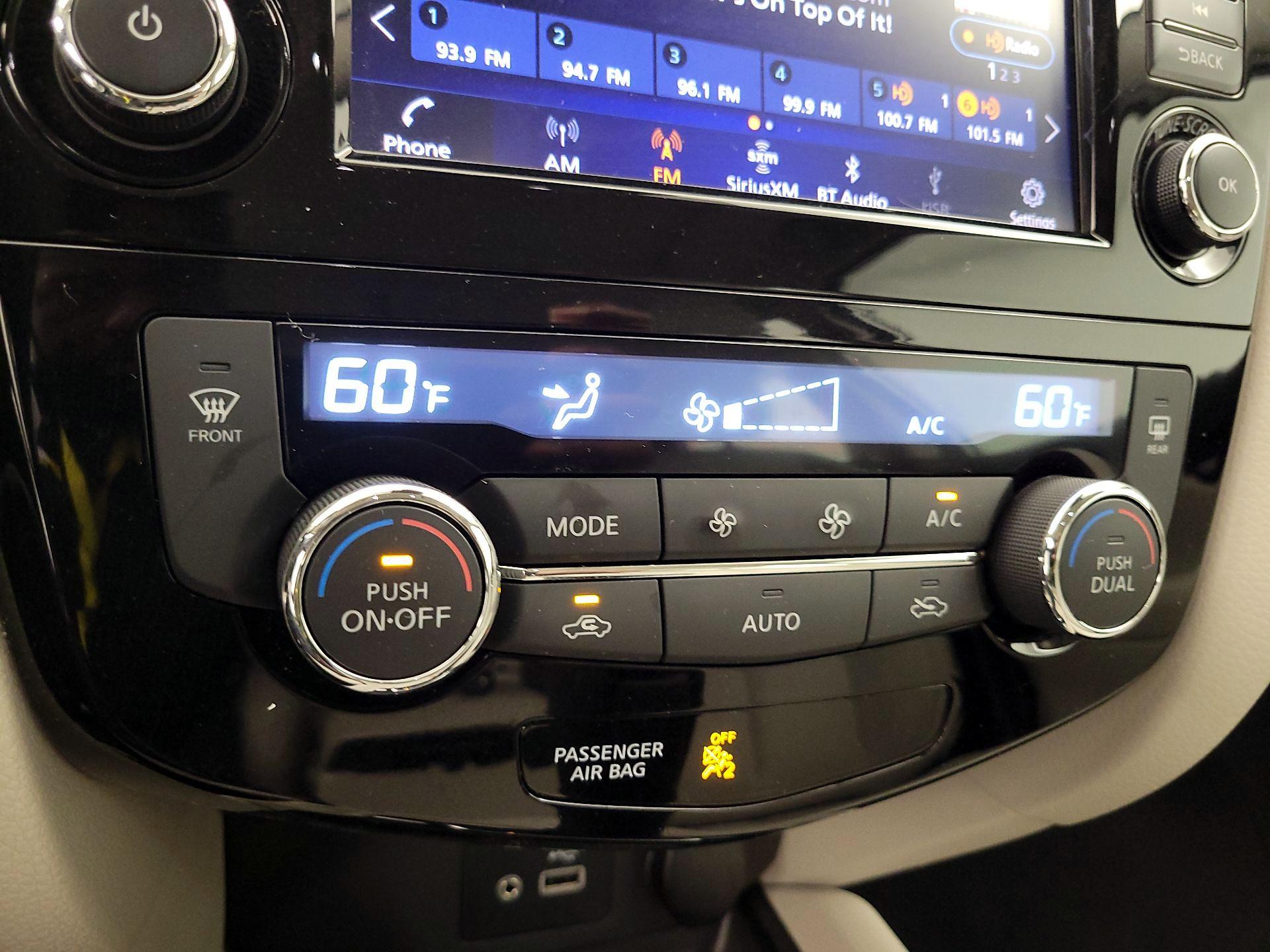 Thumbnail: 2022 Nissan Rogue Sport - 16