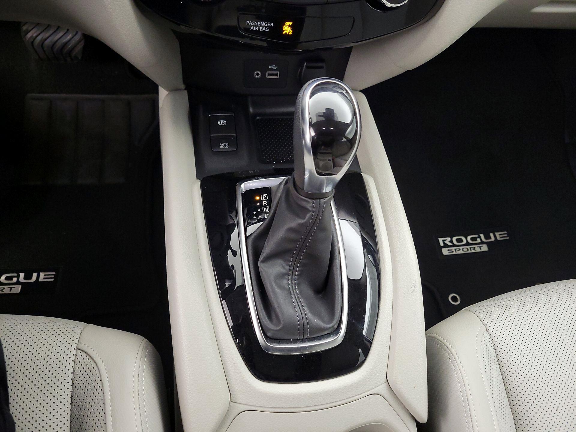 Thumbnail: 2022 Nissan Rogue Sport - 17