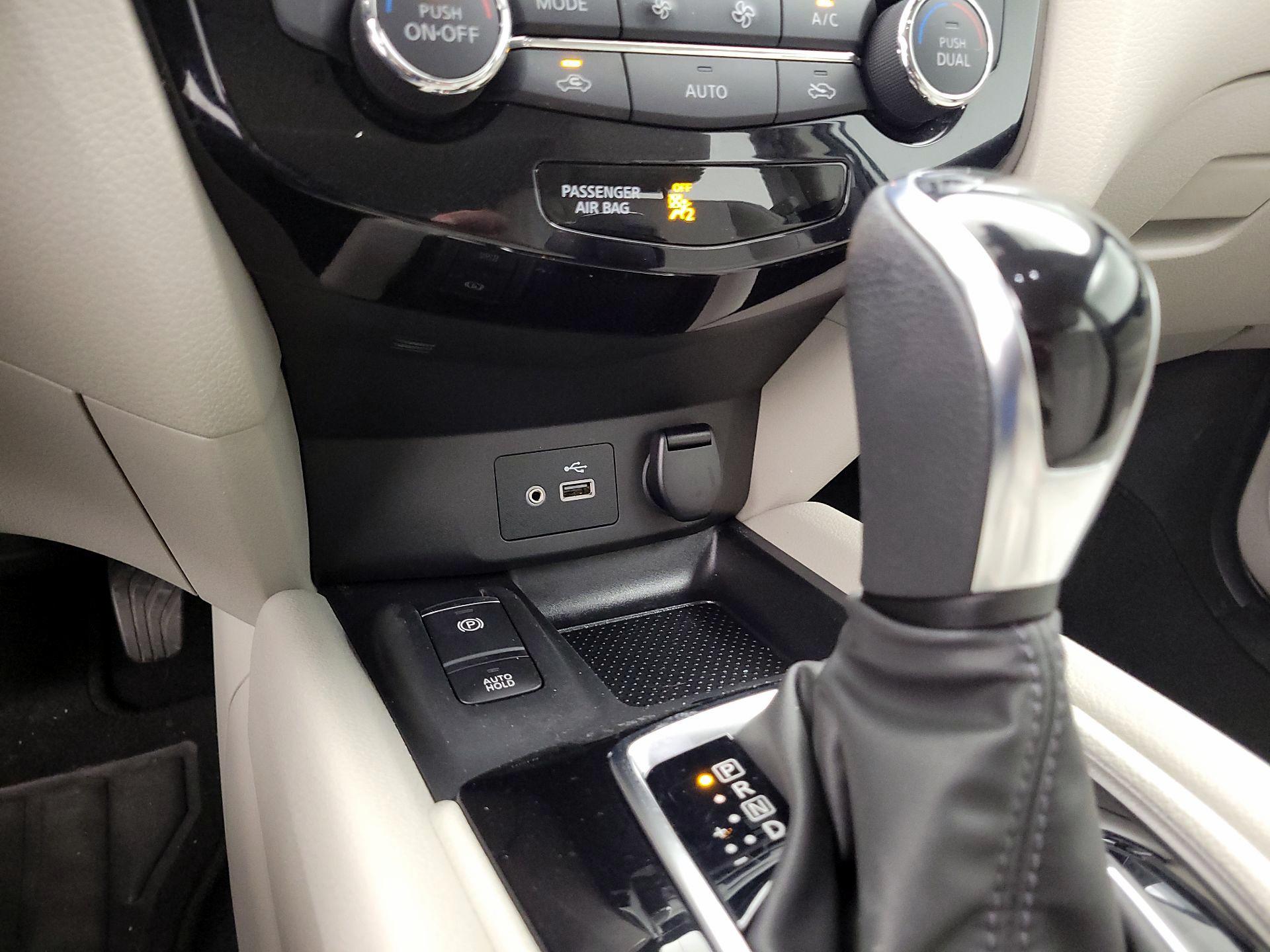 Thumbnail: 2022 Nissan Rogue Sport - 18