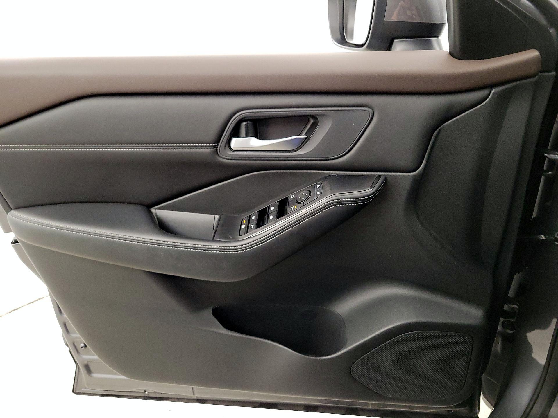 Thumbnail: 2023 Nissan Rogue - 12