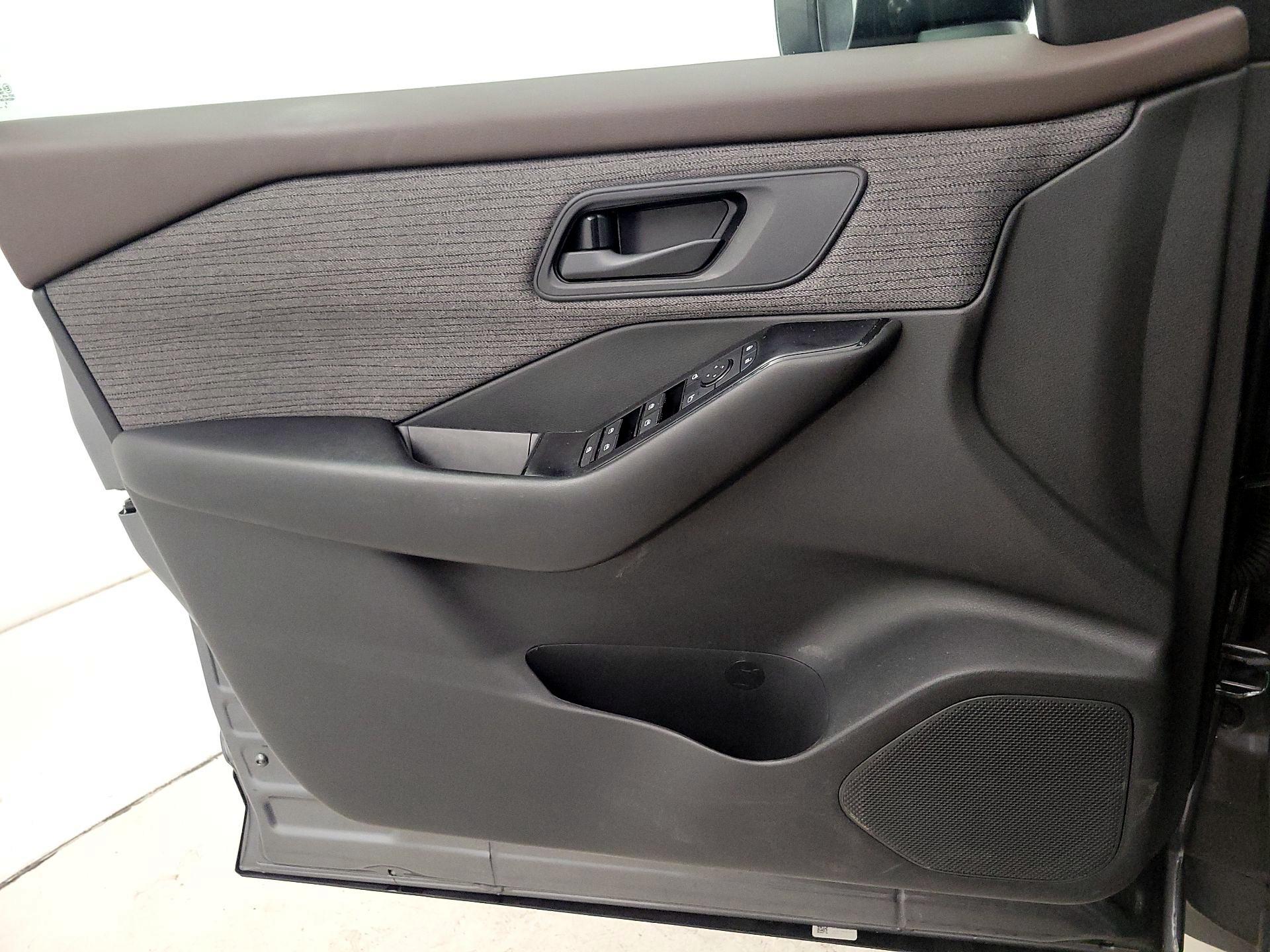 Thumbnail: 2023 Nissan Rogue - 12