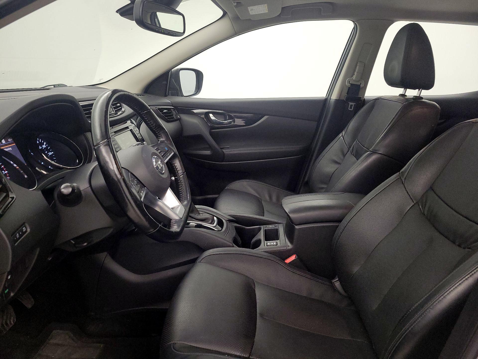 Thumbnail: 2022 Nissan Rogue Sport - 11