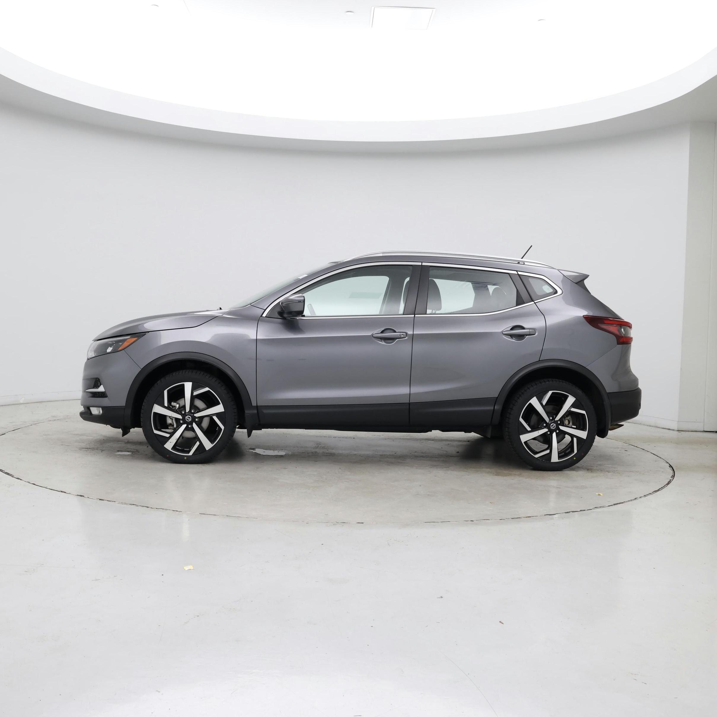 Thumbnail: 2022 Nissan Rogue Sport - 3