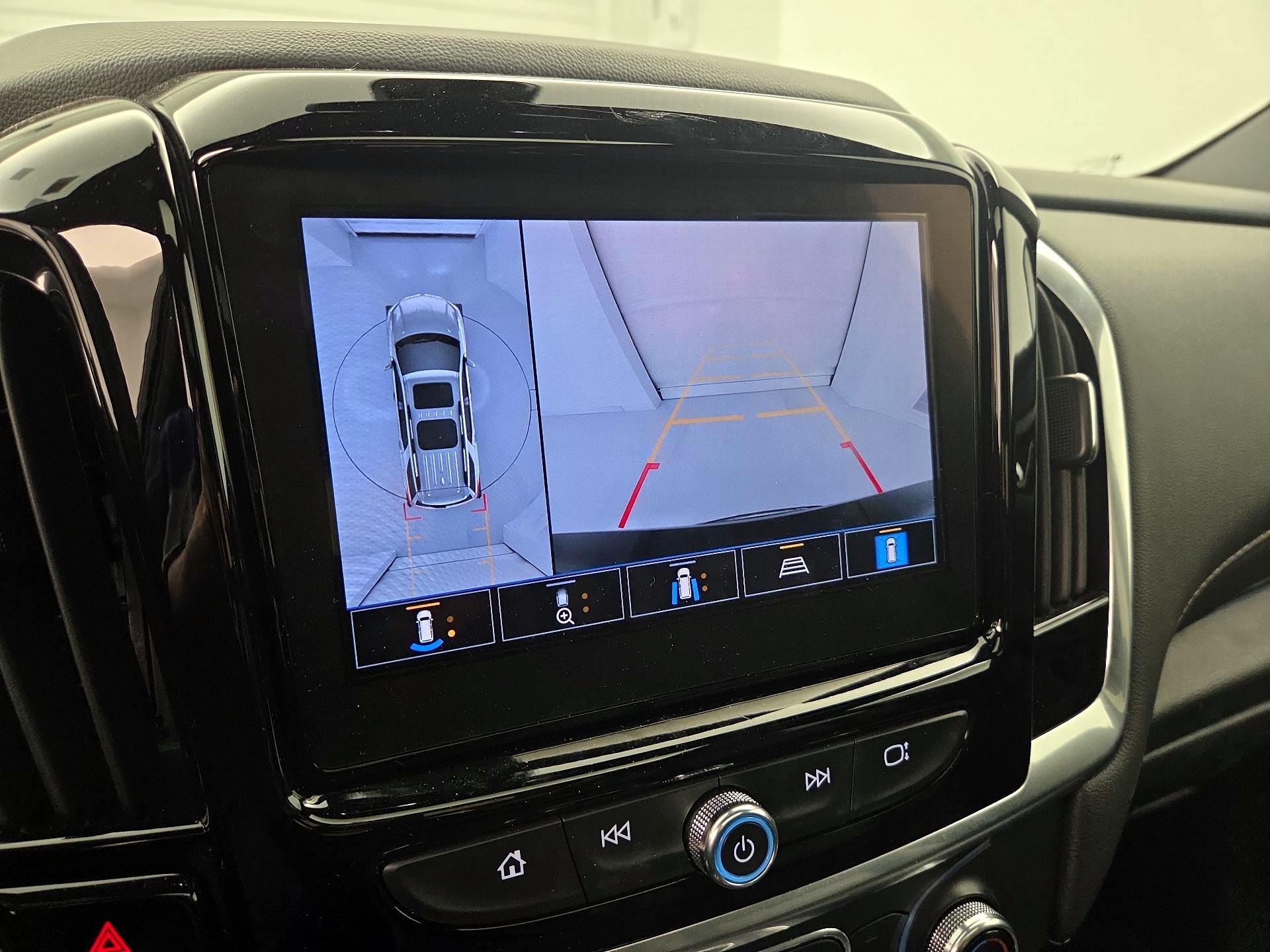 Thumbnail: 2023 Chevrolet Traverse - 15