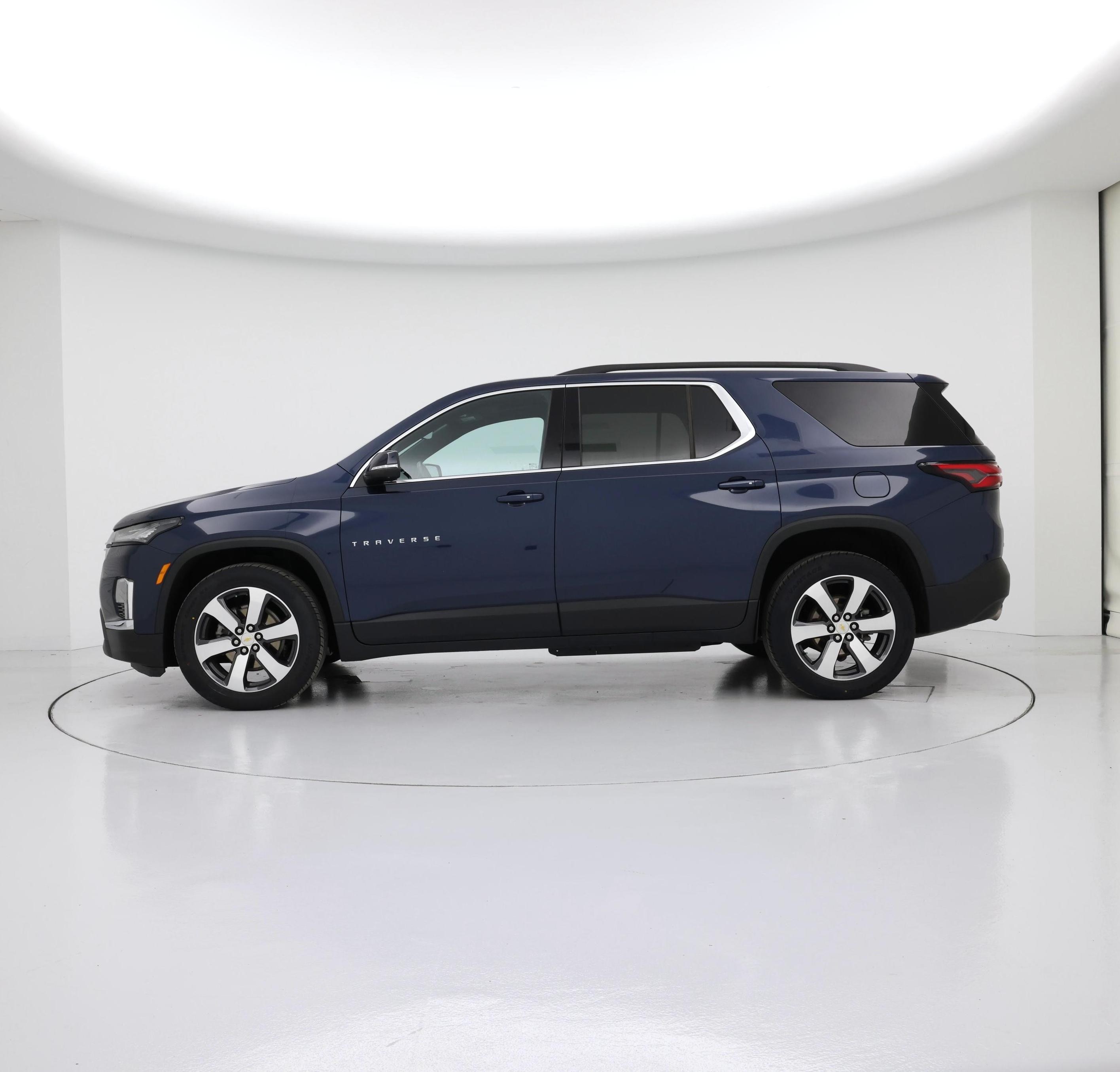 Thumbnail: 2023 Chevrolet Traverse - 3
