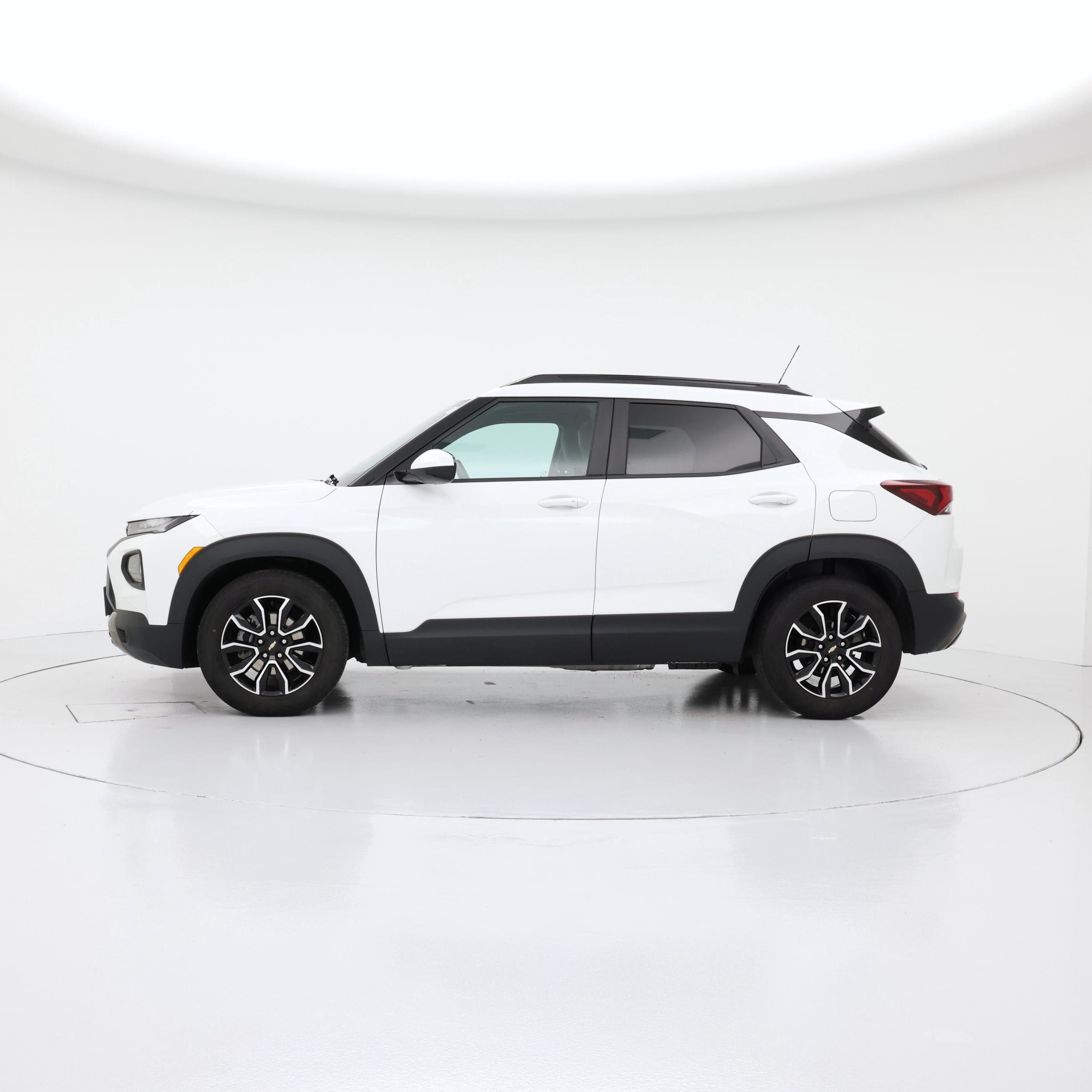 Thumbnail: 2022 Chevrolet TrailBlazer - 3