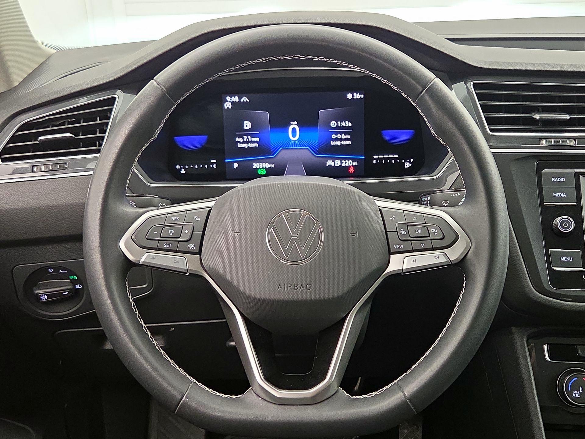 Thumbnail: 2023 Volkswagen Tiguan - 10