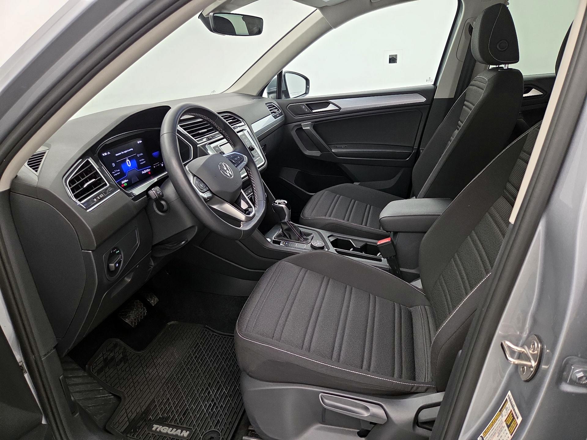 Thumbnail: 2023 Volkswagen Tiguan - 11