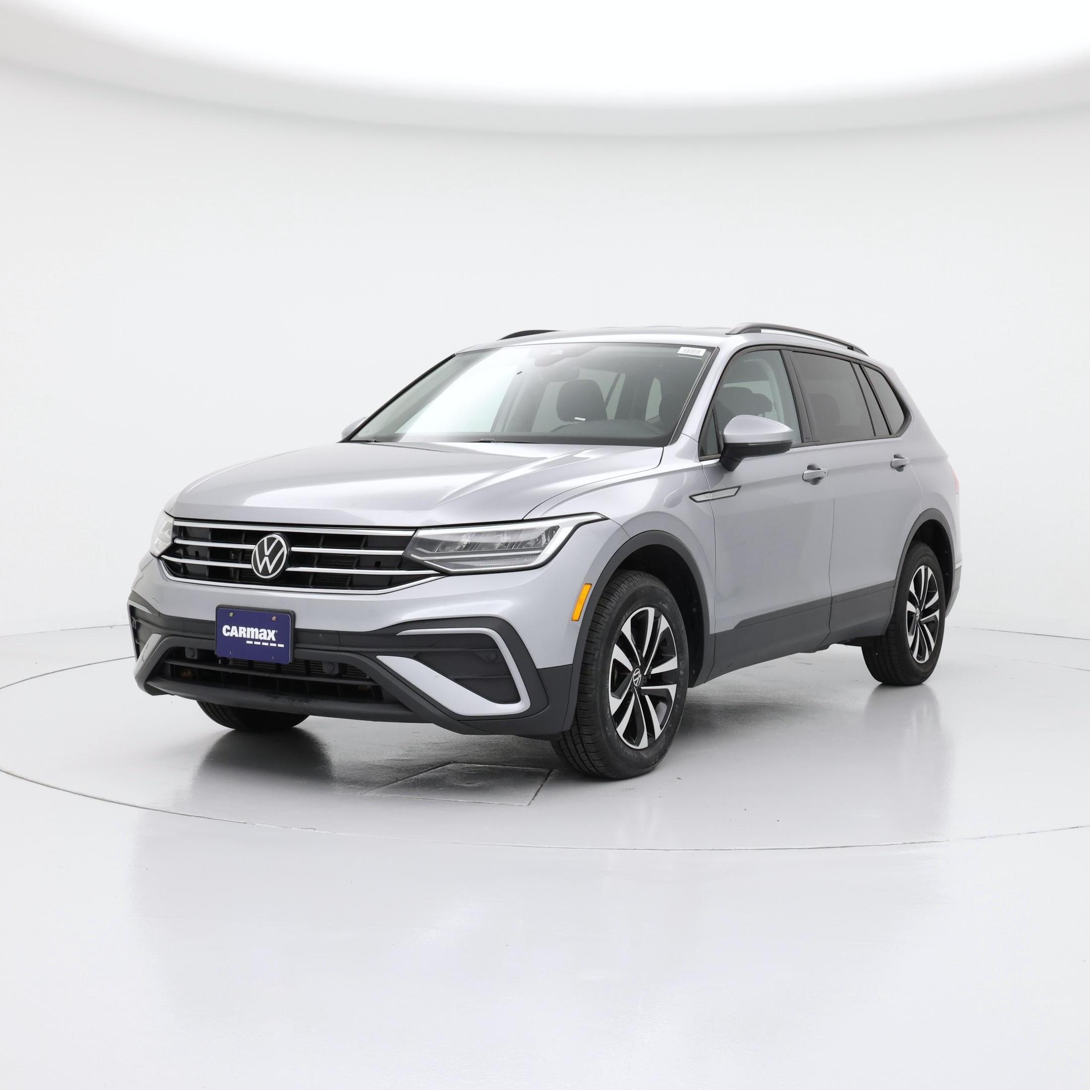 Thumbnail: 2023 Volkswagen Tiguan - 4