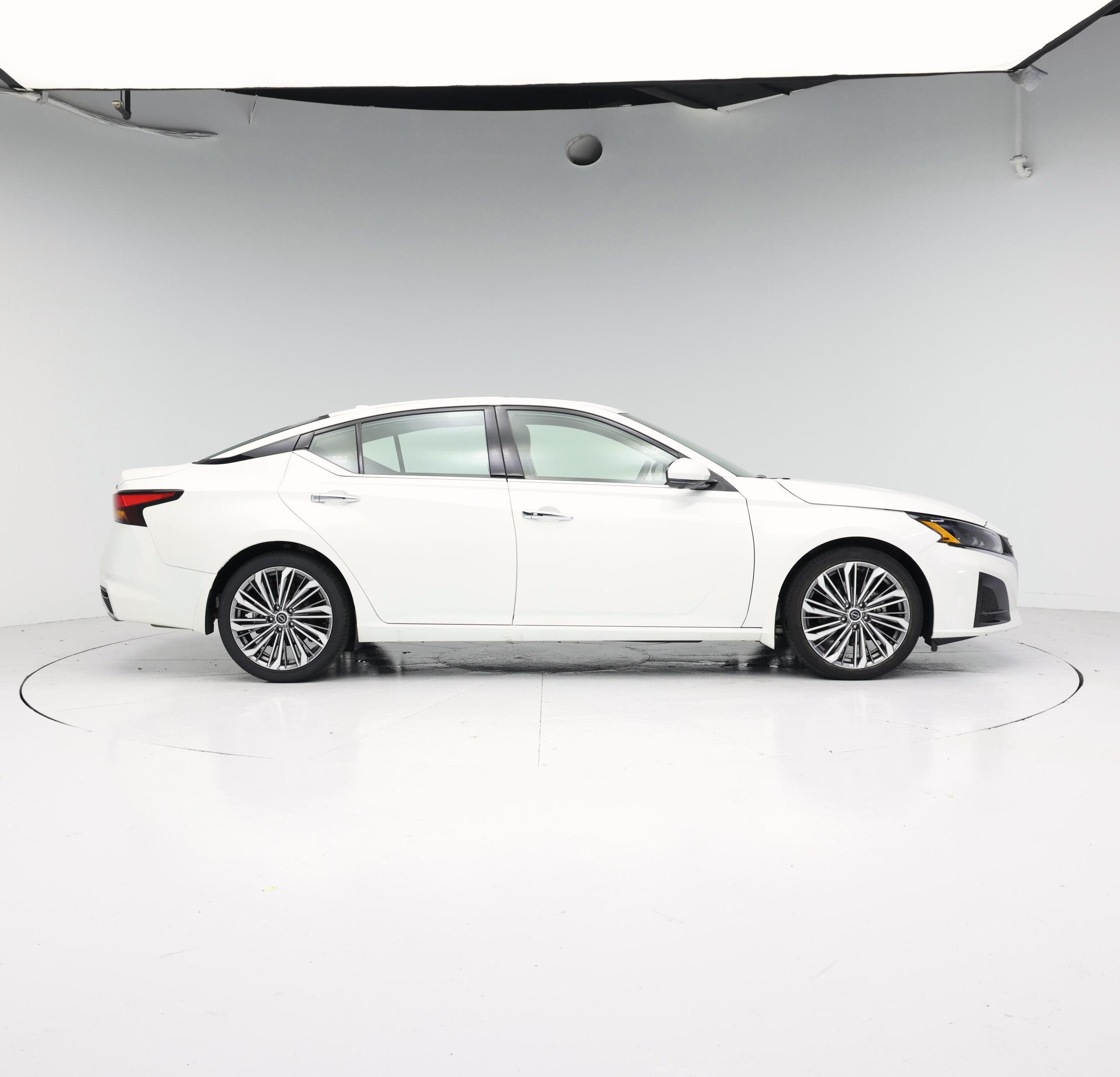 Thumbnail: 2023 Nissan Altima - 7