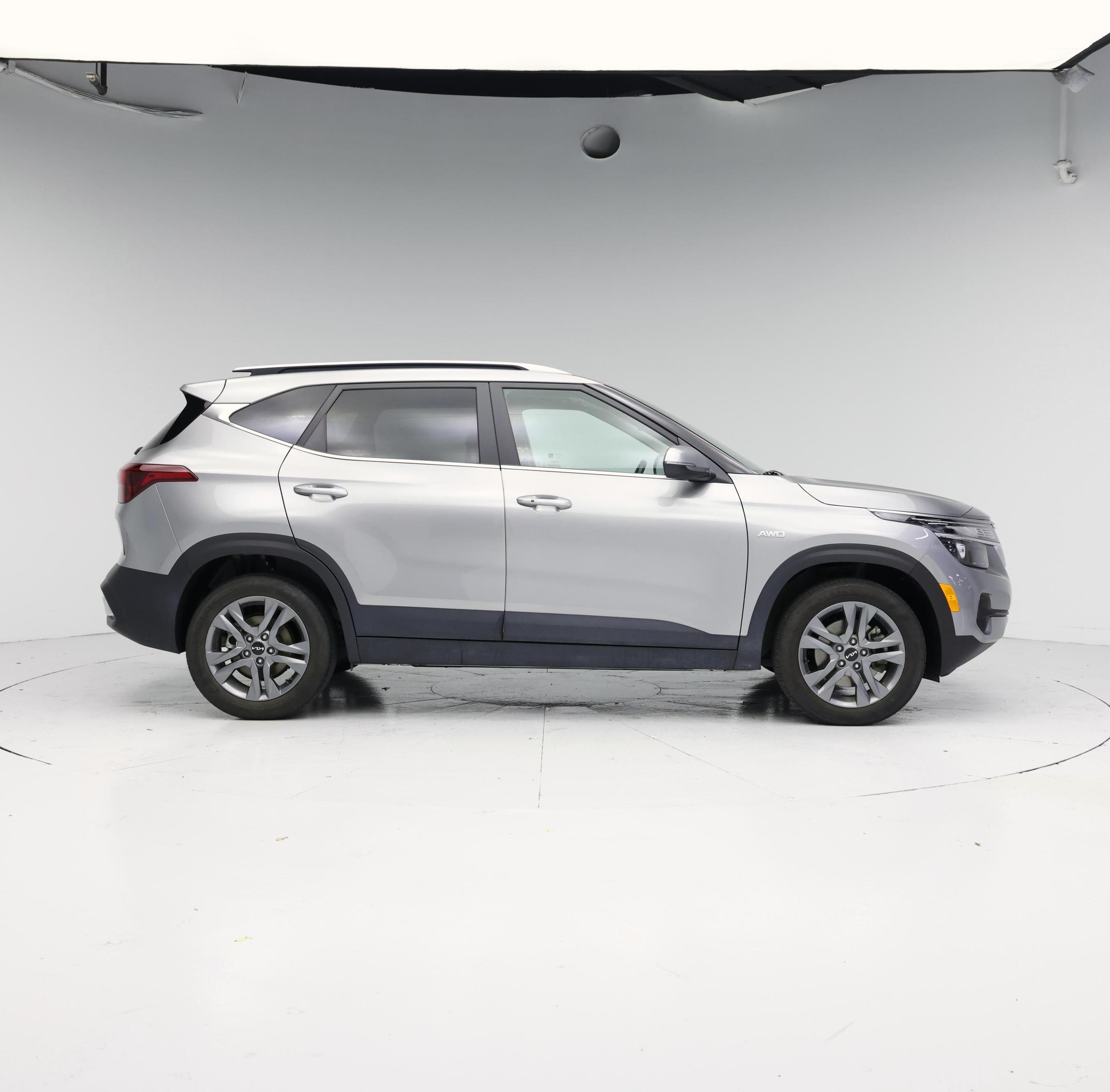 Thumbnail: 2023 Kia Seltos - 7