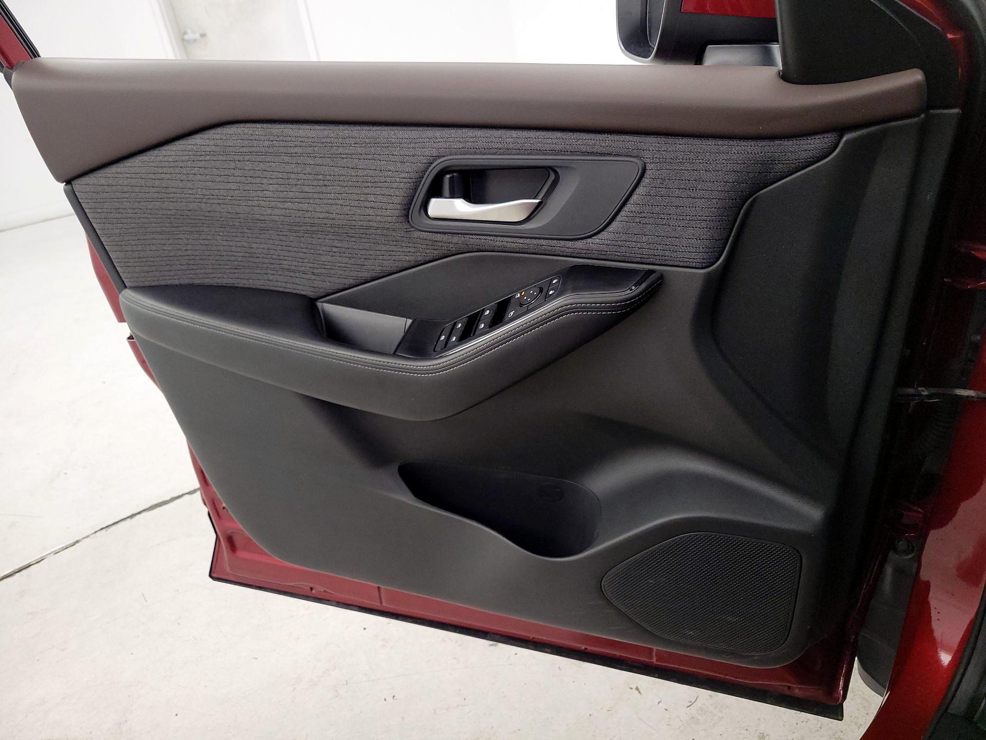 Thumbnail: 2023 Nissan Rogue - 12