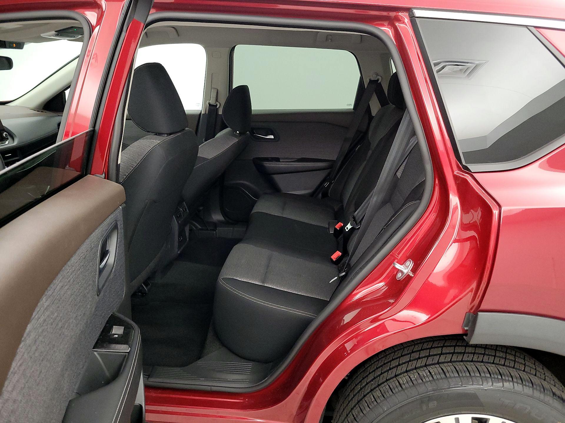 Thumbnail: 2023 Nissan Rogue - 19