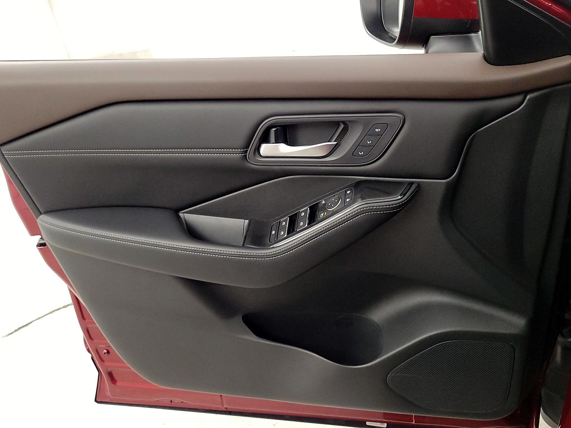 Thumbnail: 2023 Nissan Rogue - 12