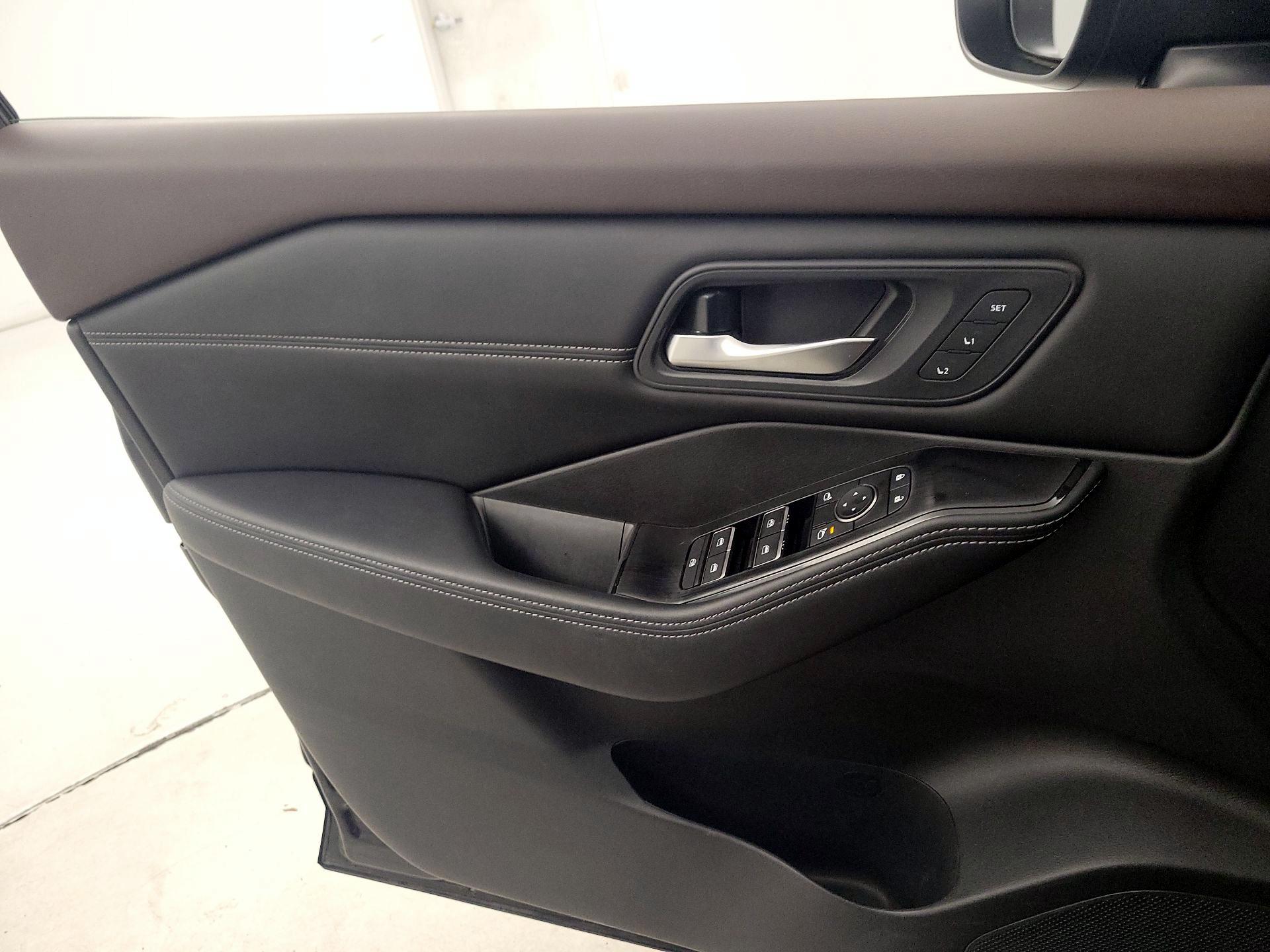 Thumbnail: 2023 Nissan Rogue - 12